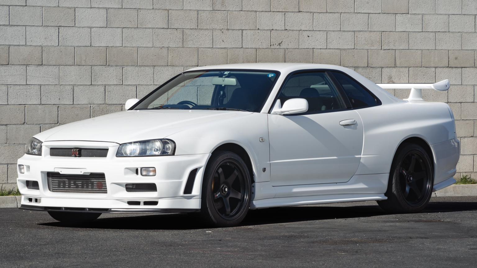 JDM Vehicle Imports | Mint Co. Auto - Drive Your Dream | White GT-R R34