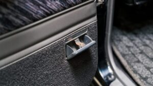 Mint Co. Auto - Drive Your Dream | Import Cars • 1993 Toyota Land Cruiser H/T KZJ78 Black