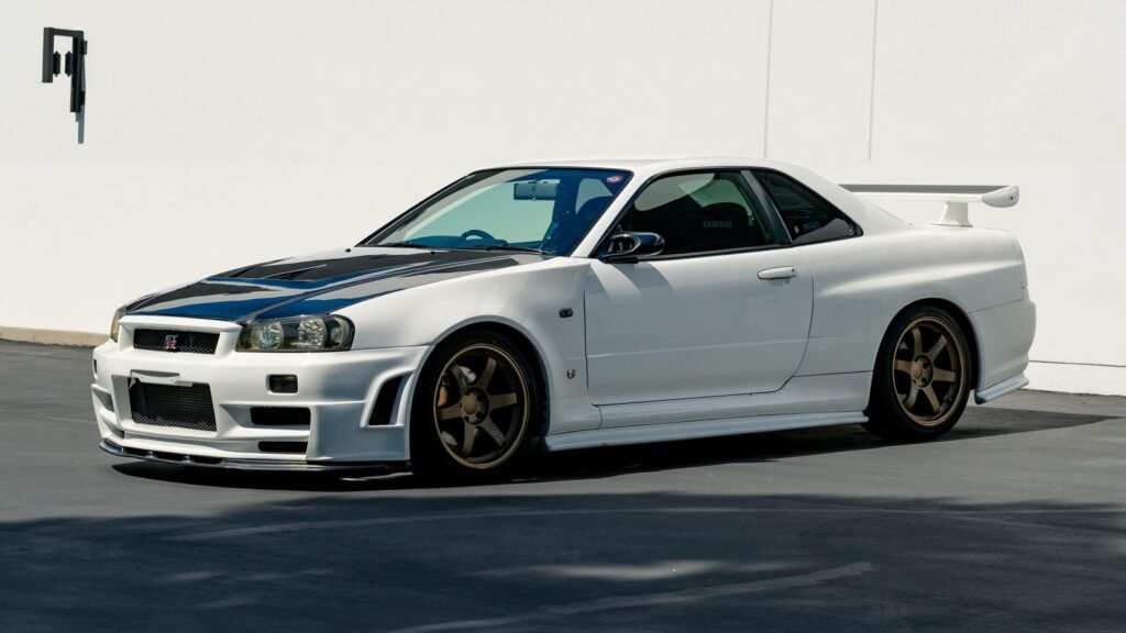 1999 Nissan Skyline GT-R (BNR34) NISMO S1 Engine White