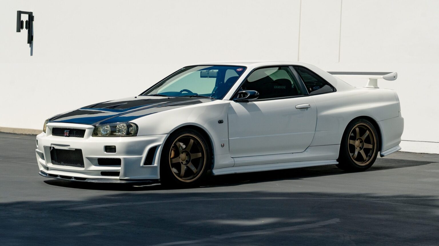 1999 Nissan Skyline GT-R (BNR34) NISMO S1 Engine White