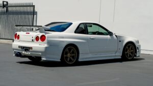 1999 Nissan Skyline GT-R (BNR34) NISMO S1 Engine White