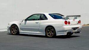 1999 Nissan Skyline GT-R (BNR34) NISMO S1 Engine White