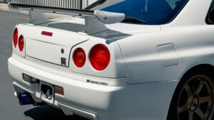 1999 Nissan Skyline GT-R (BNR34) NISMO S1 Engine White