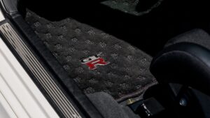 1999 Nissan Skyline GT-R (BNR34) NISMO S1 Engine White