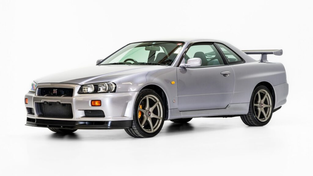 Mint Co. Auto - Drive Your Dream | Import Cars • 1999 Nissan Skyline GTR (BNR34) V-Spec Athletic Silver