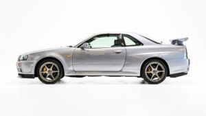 Mint Co. Auto - Drive Your Dream | Import Cars • 1999 Nissan Skyline GTR (BNR34) V-Spec Athletic Silver