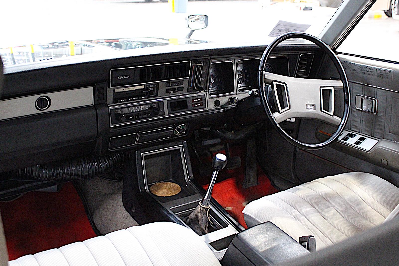 
								1977 Toyota Crown Super Saloon full									