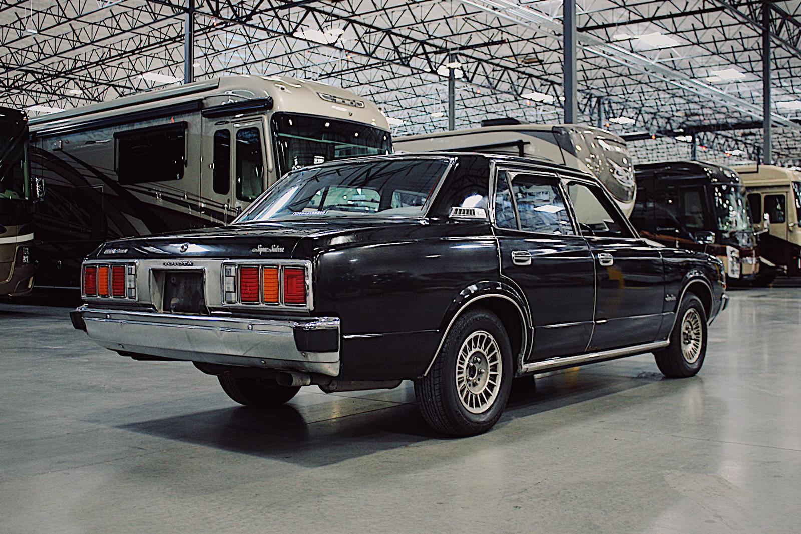 
								1977 Toyota Crown Super Saloon full									