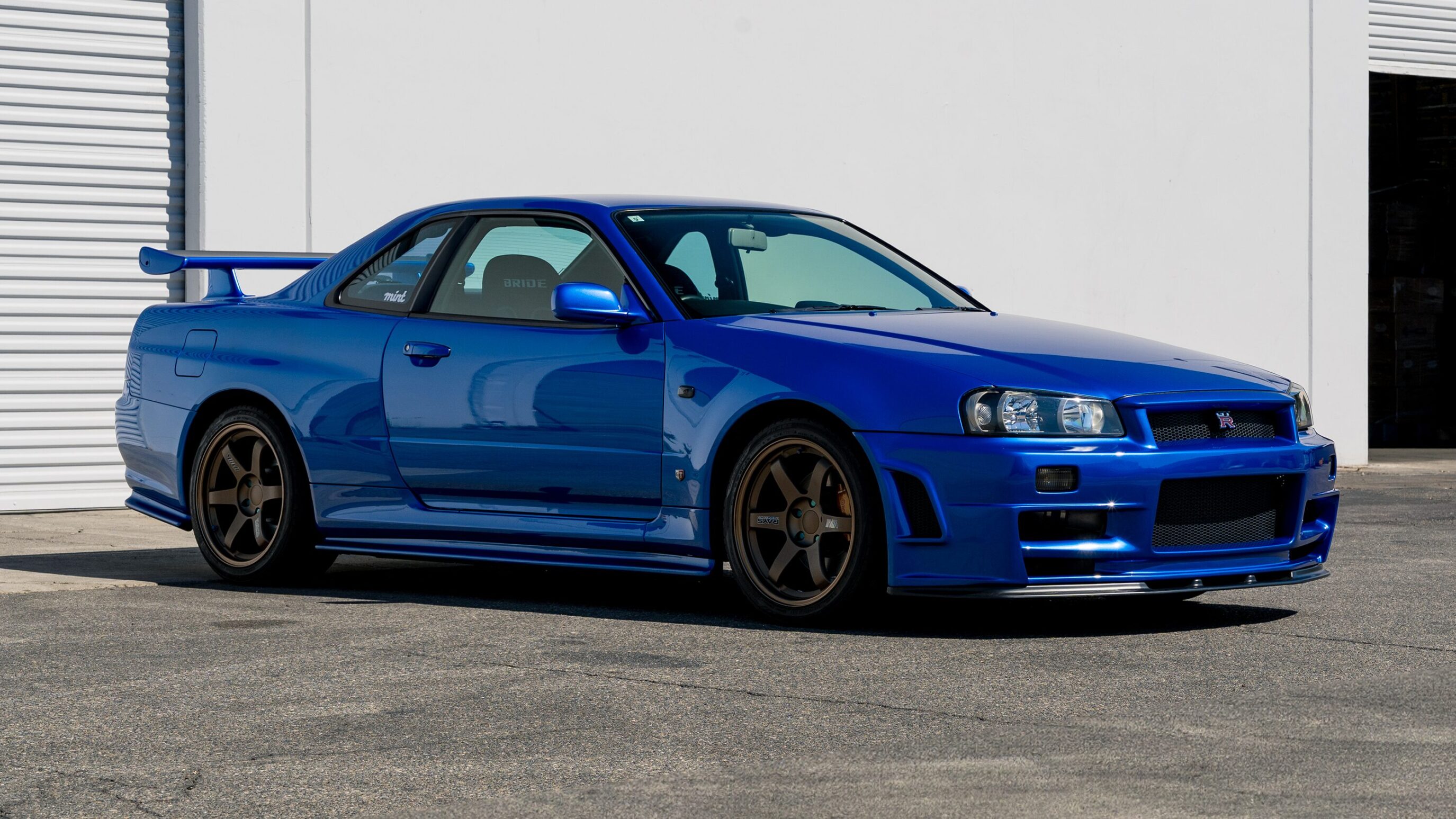 
								1999 Nissan Skyline GTR (BNR34) V-Spec White full									