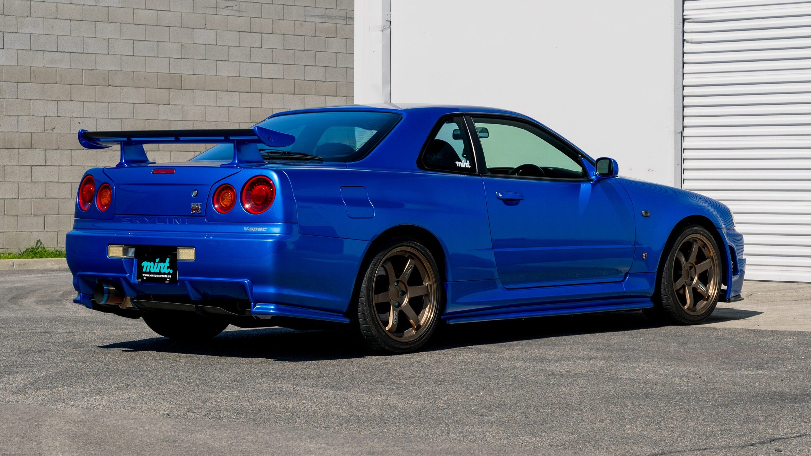 
								1999 Nissan Skyline GTR (BNR34) V-Spec White full									