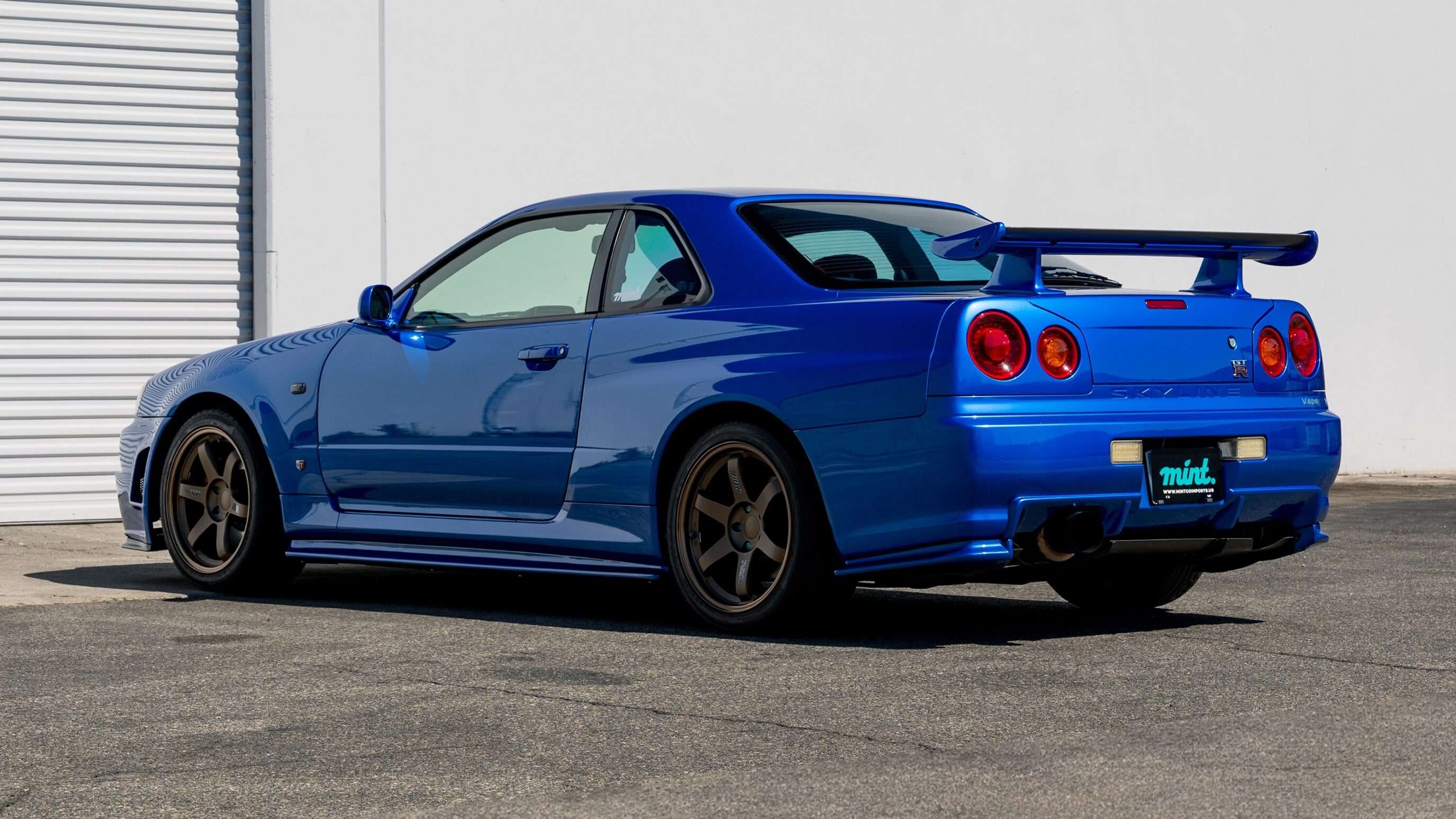 
								1999 Nissan Skyline GTR (BNR34) V-Spec White full									