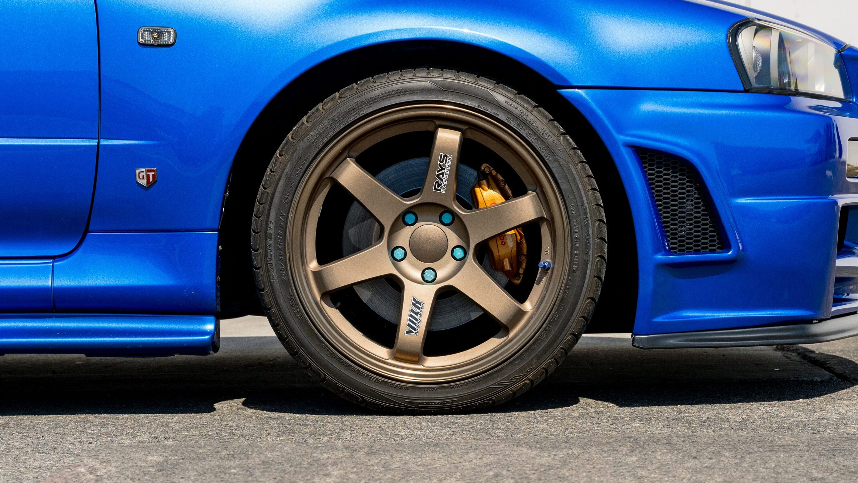 
								1999 Nissan Skyline GTR (BNR34) V-Spec White full									