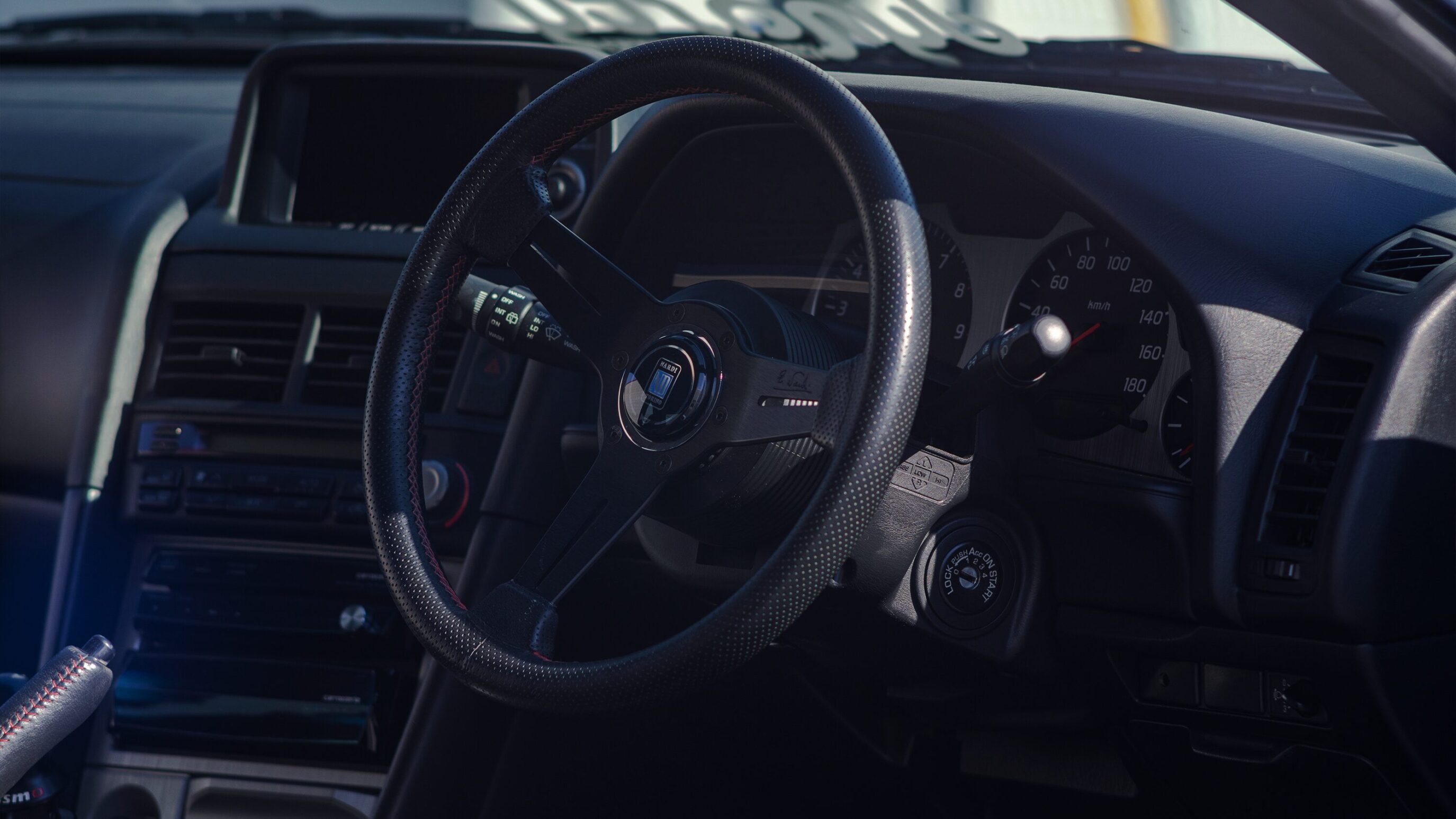 
								1999 Nissan Skyline GTR (BNR34) V-Spec White full									