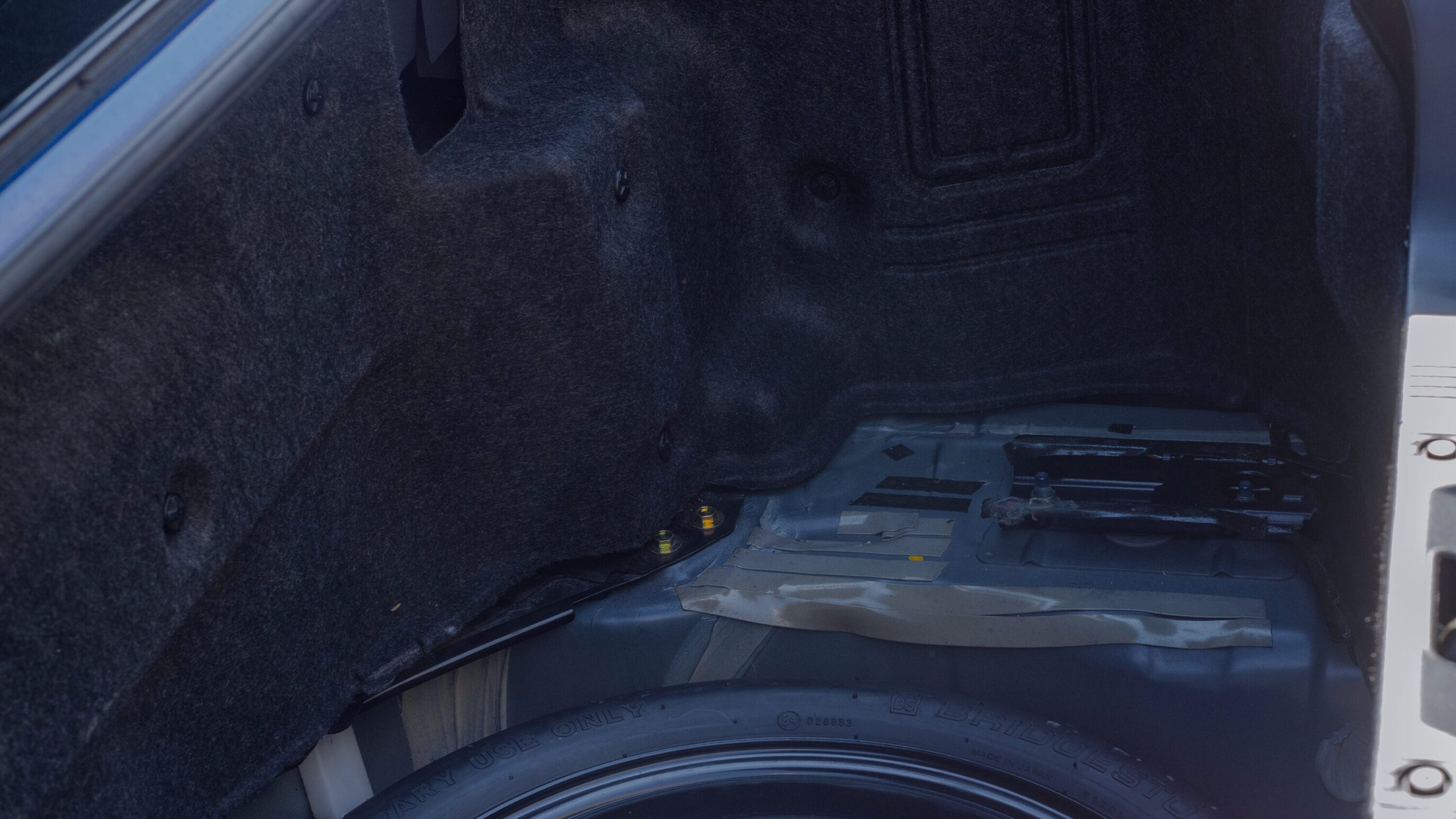 
								1999 Nissan Skyline GTR (BNR34) V-Spec White full									