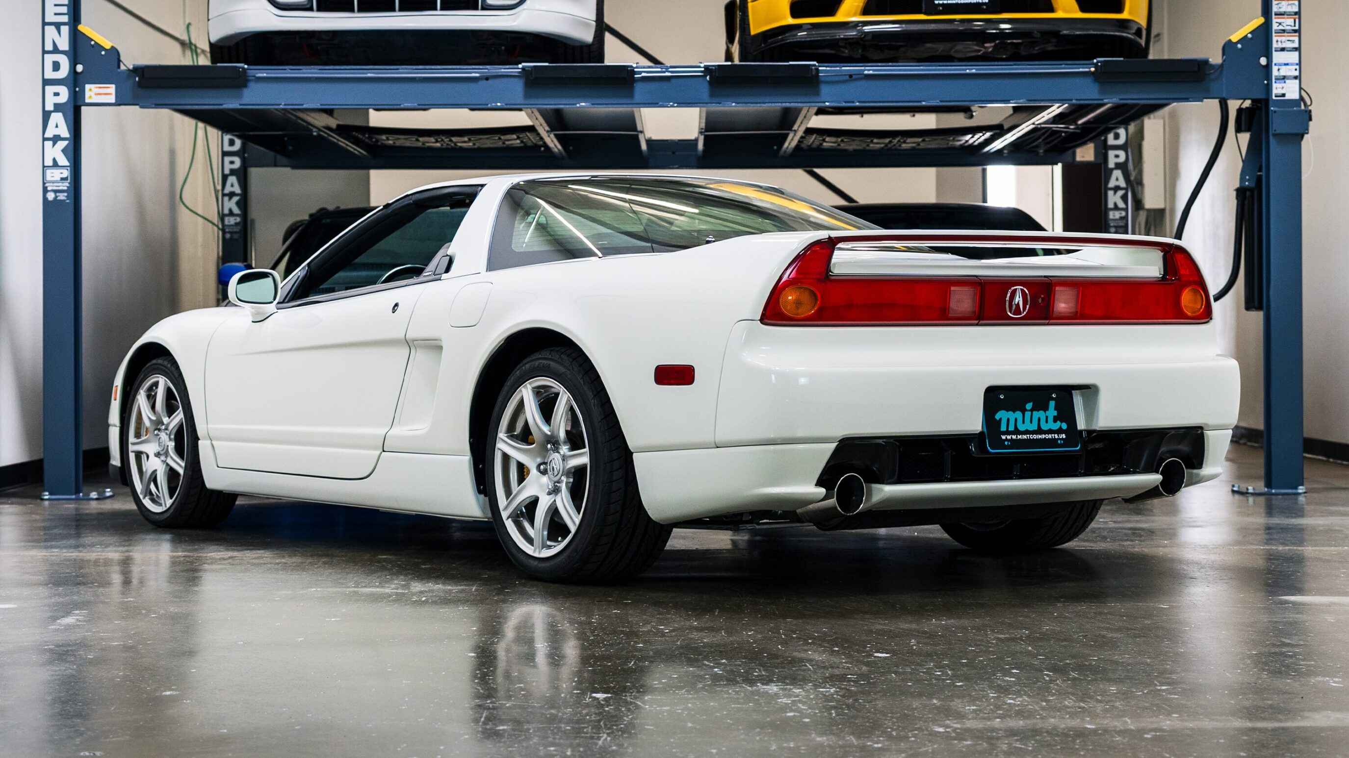 
								2004 Acura NSX-T NA2 Grand Prix White full									