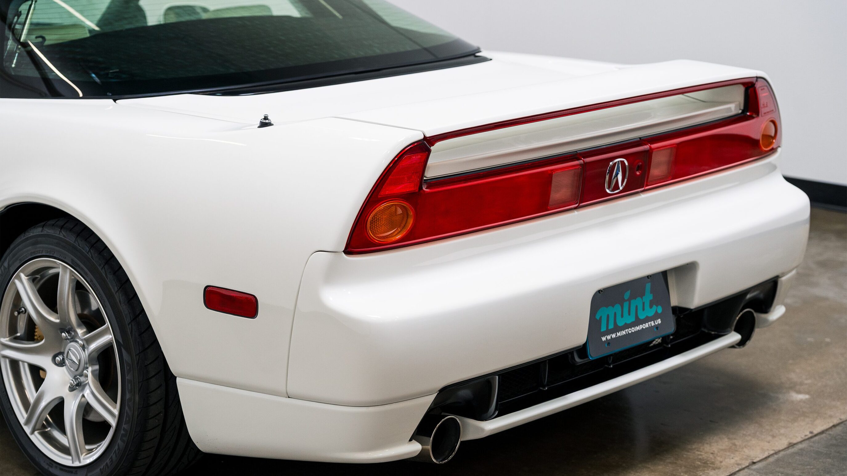 
								2004 Acura NSX-T NA2 Grand Prix White full									