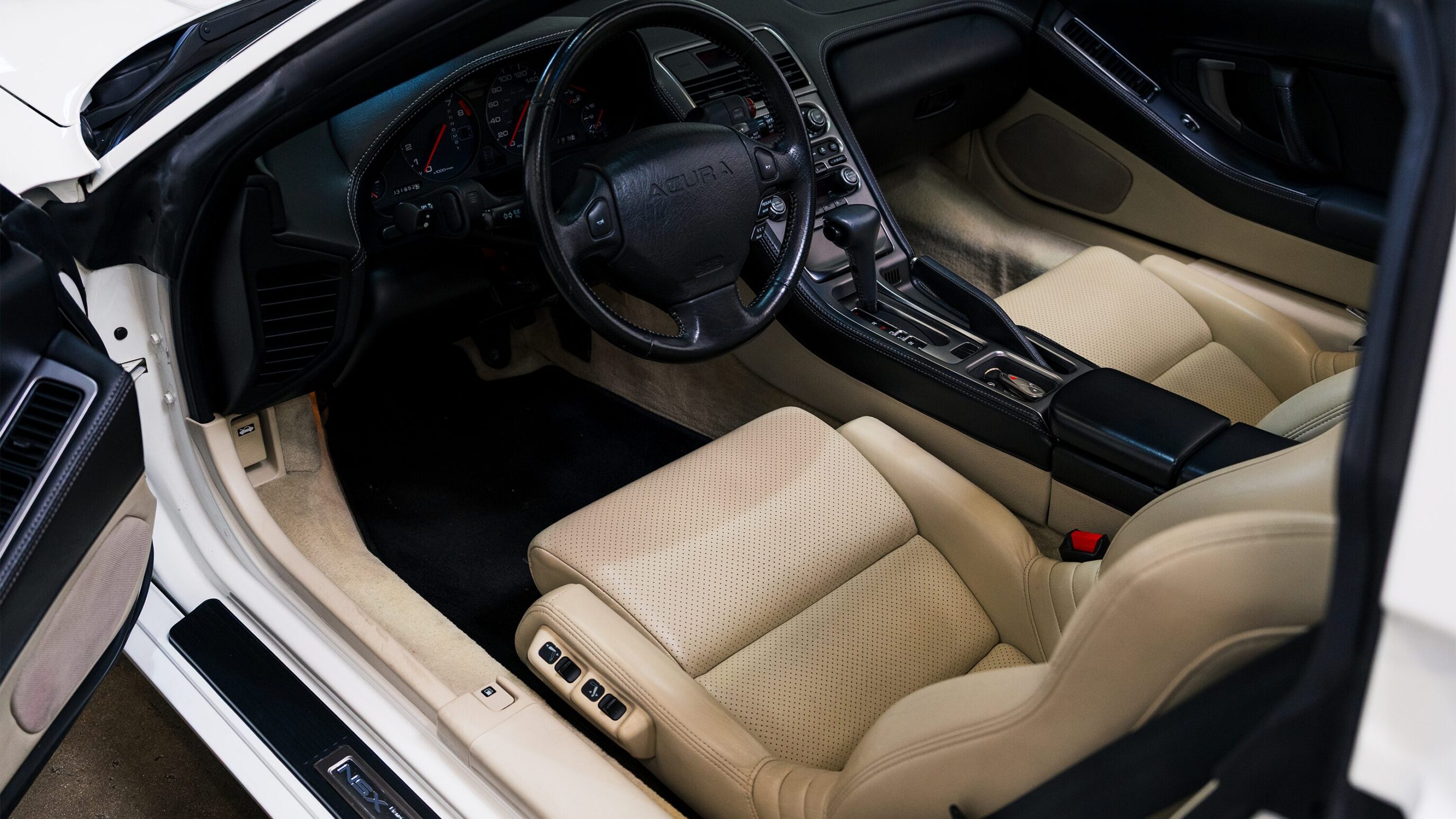 
								2004 Acura NSX-T NA2 Grand Prix White full									