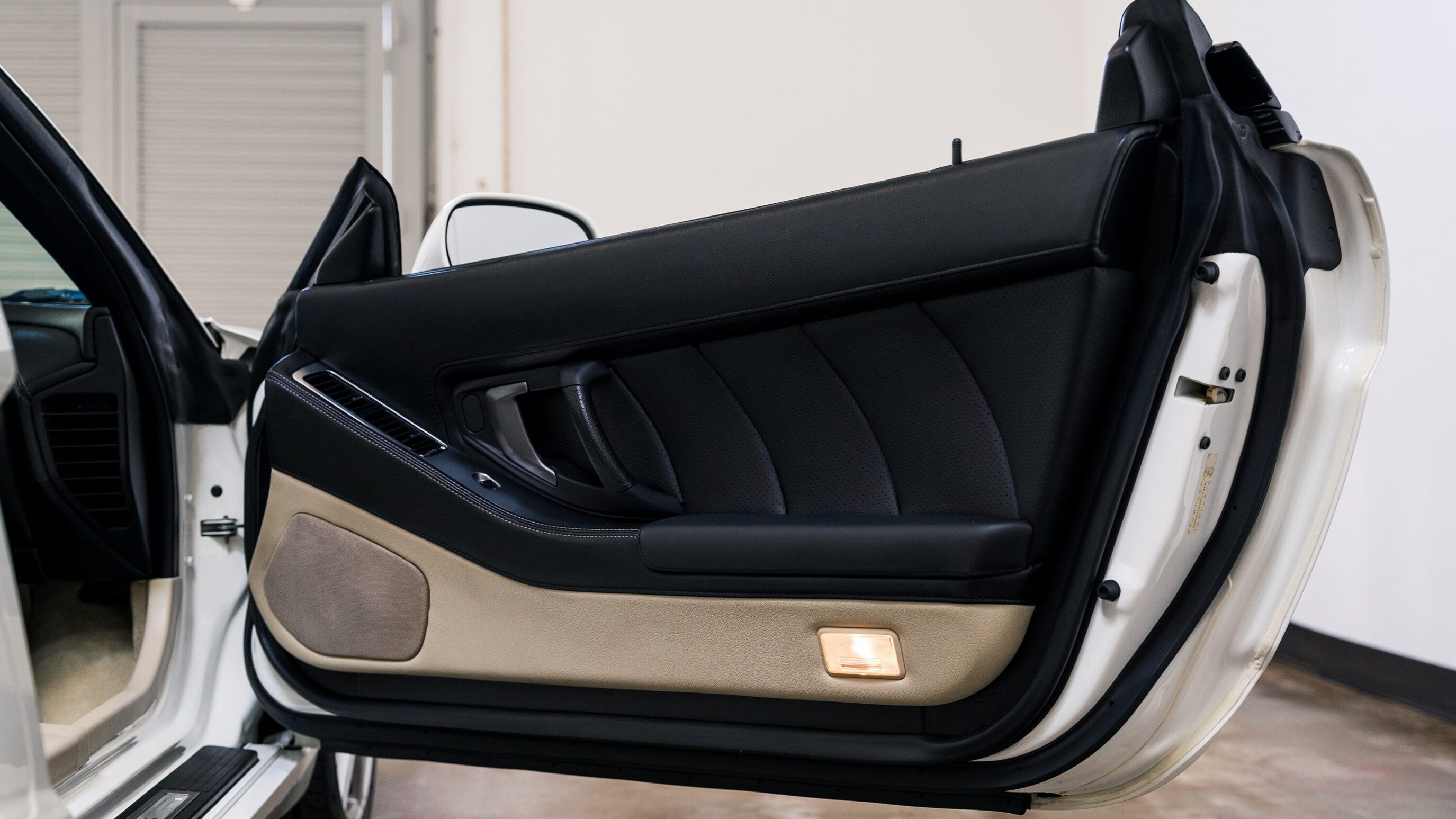 
								2004 Acura NSX-T NA2 Grand Prix White full									