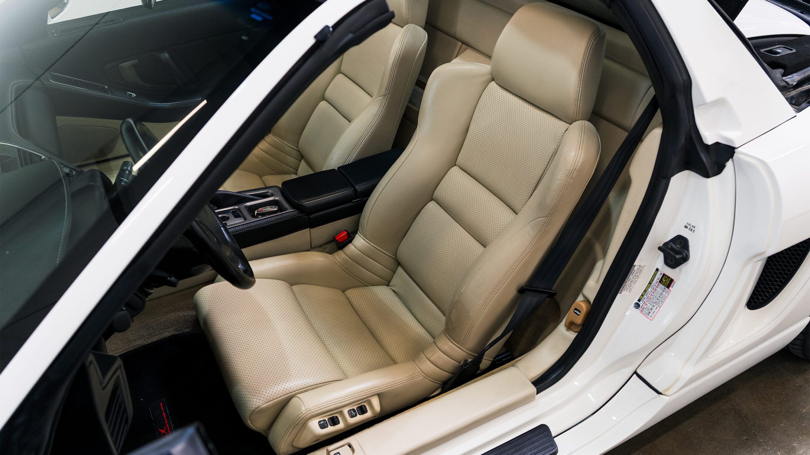 
								2004 Acura NSX-T NA2 Grand Prix White full									