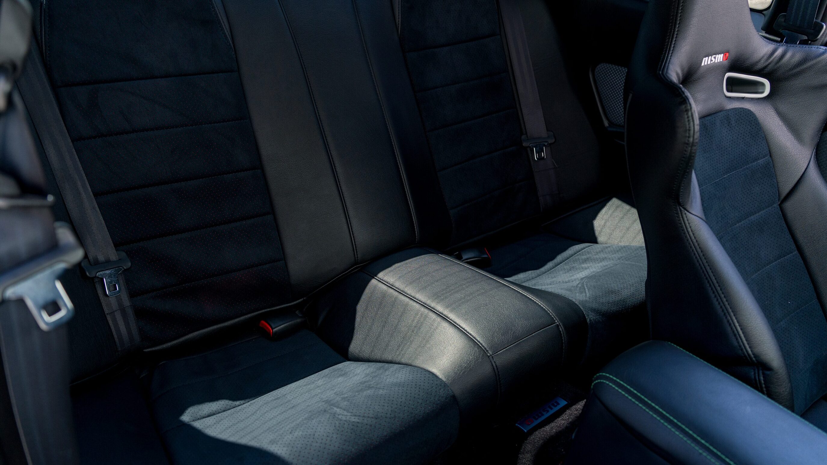 
								1999 Nissan Skyline GTR (BNR34) V-Spec Midnight Purple II full									