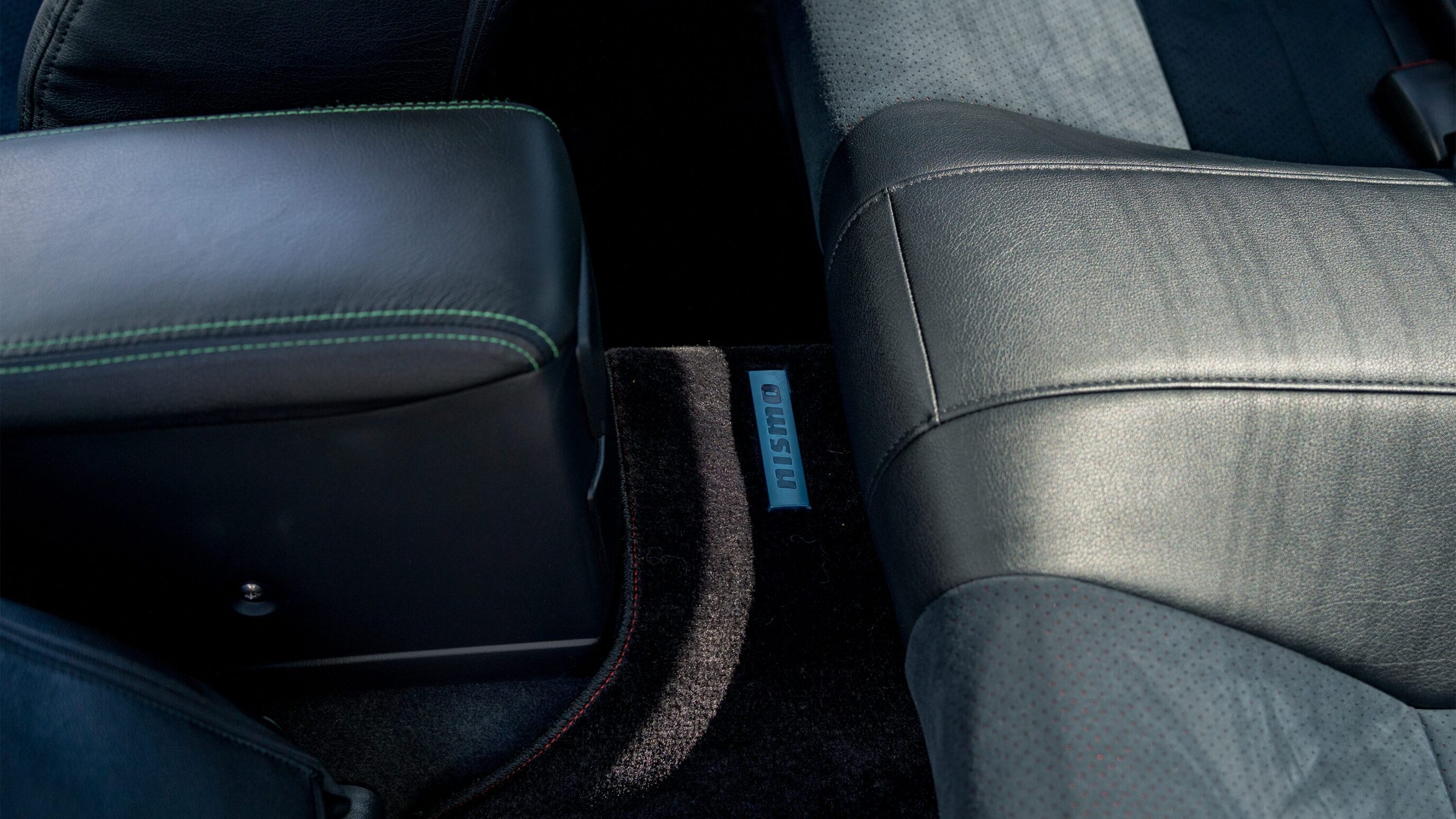 
								1999 Nissan Skyline GTR (BNR34) V-Spec Midnight Purple II full									