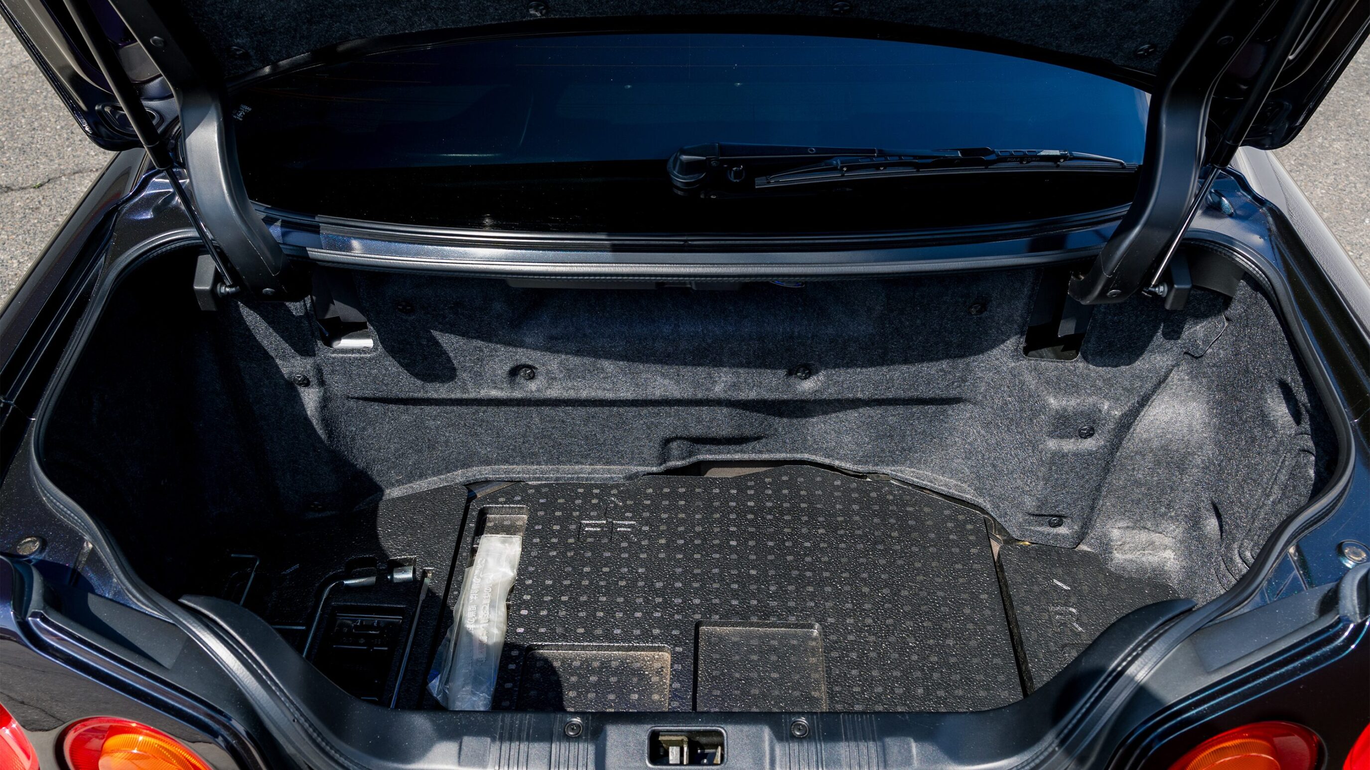 
								1999 Nissan Skyline GTR (BNR34) V-Spec Midnight Purple II full									