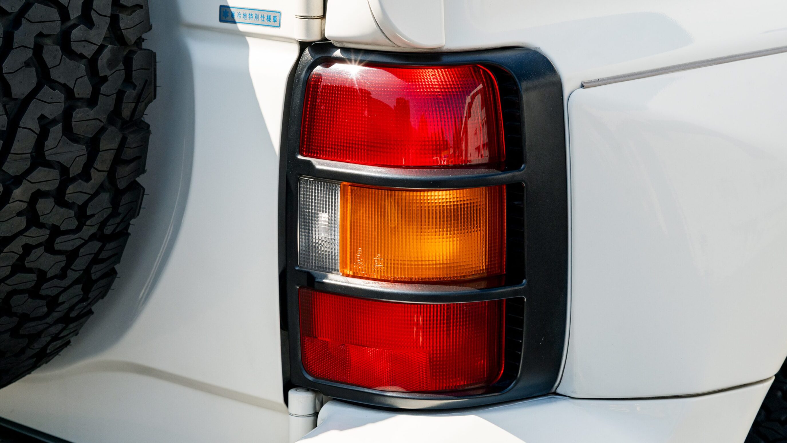 
								1999 Mitsubishi Pajero Evolution full									