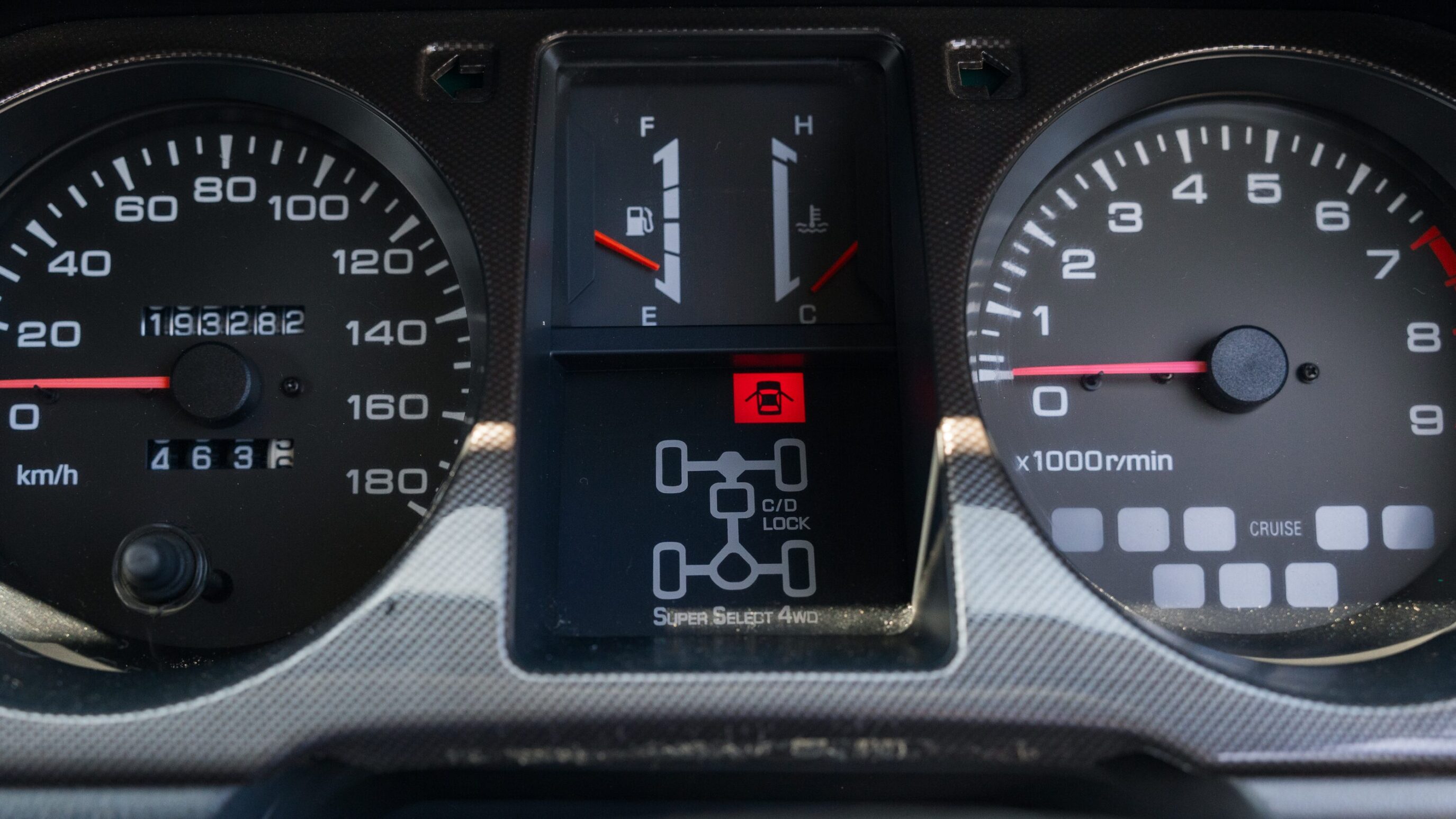 
								1999 Mitsubishi Pajero Evolution full									