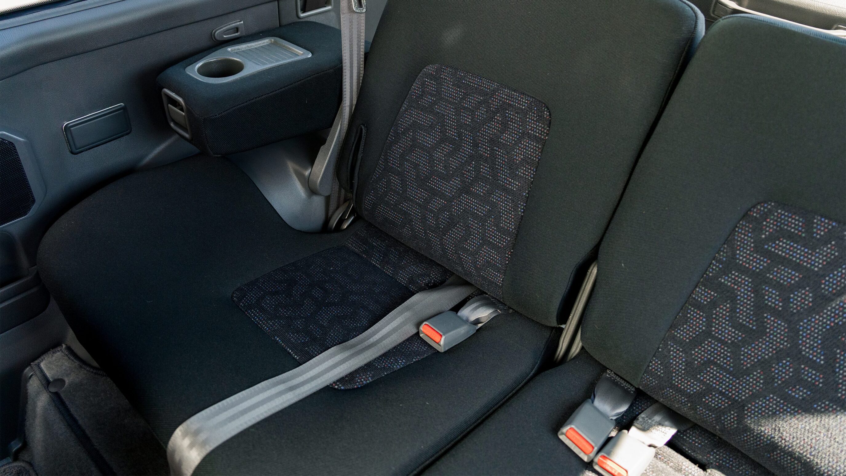 
								1999 Mitsubishi Pajero Evolution full									