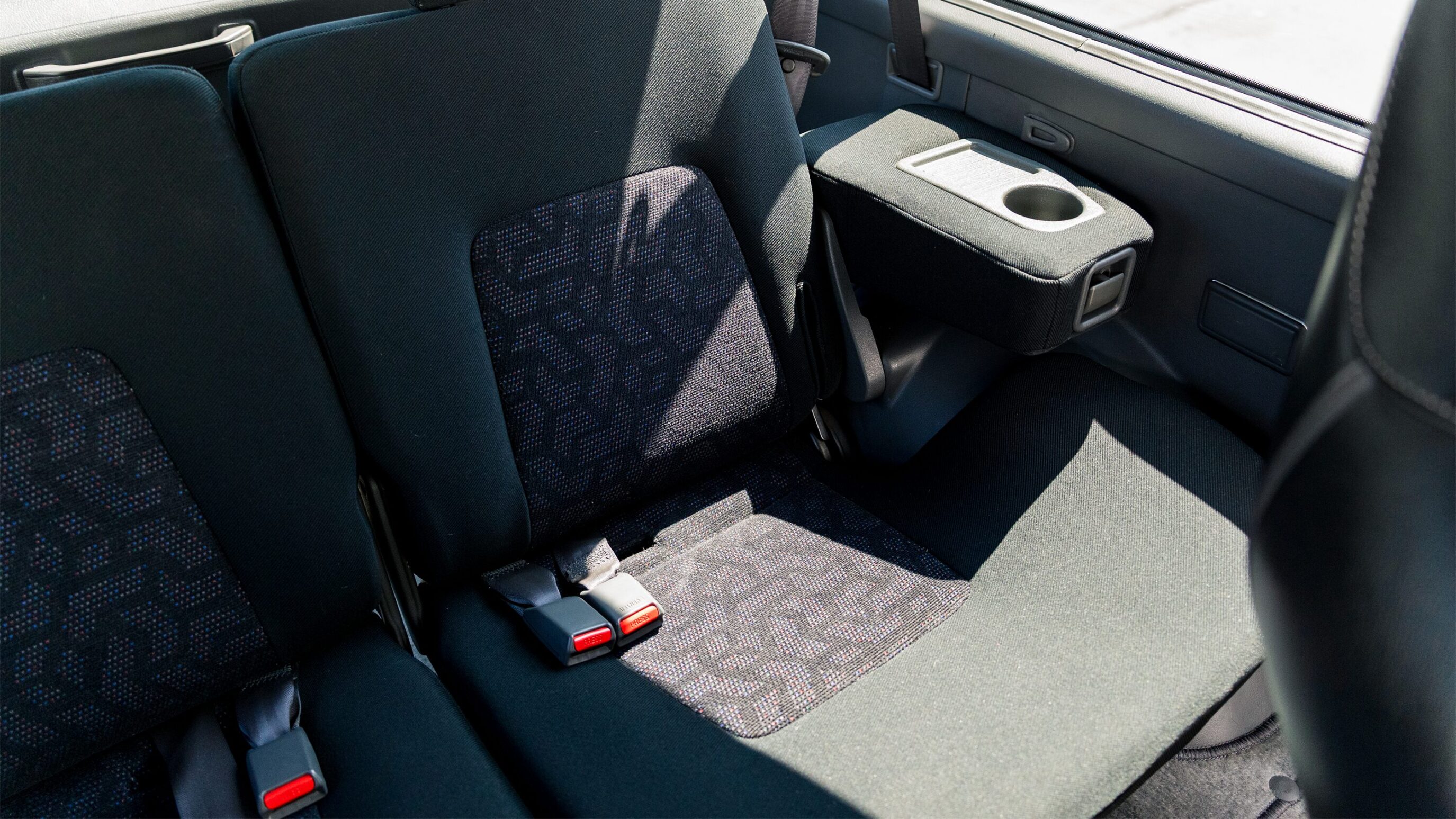 
								1999 Mitsubishi Pajero Evolution full									