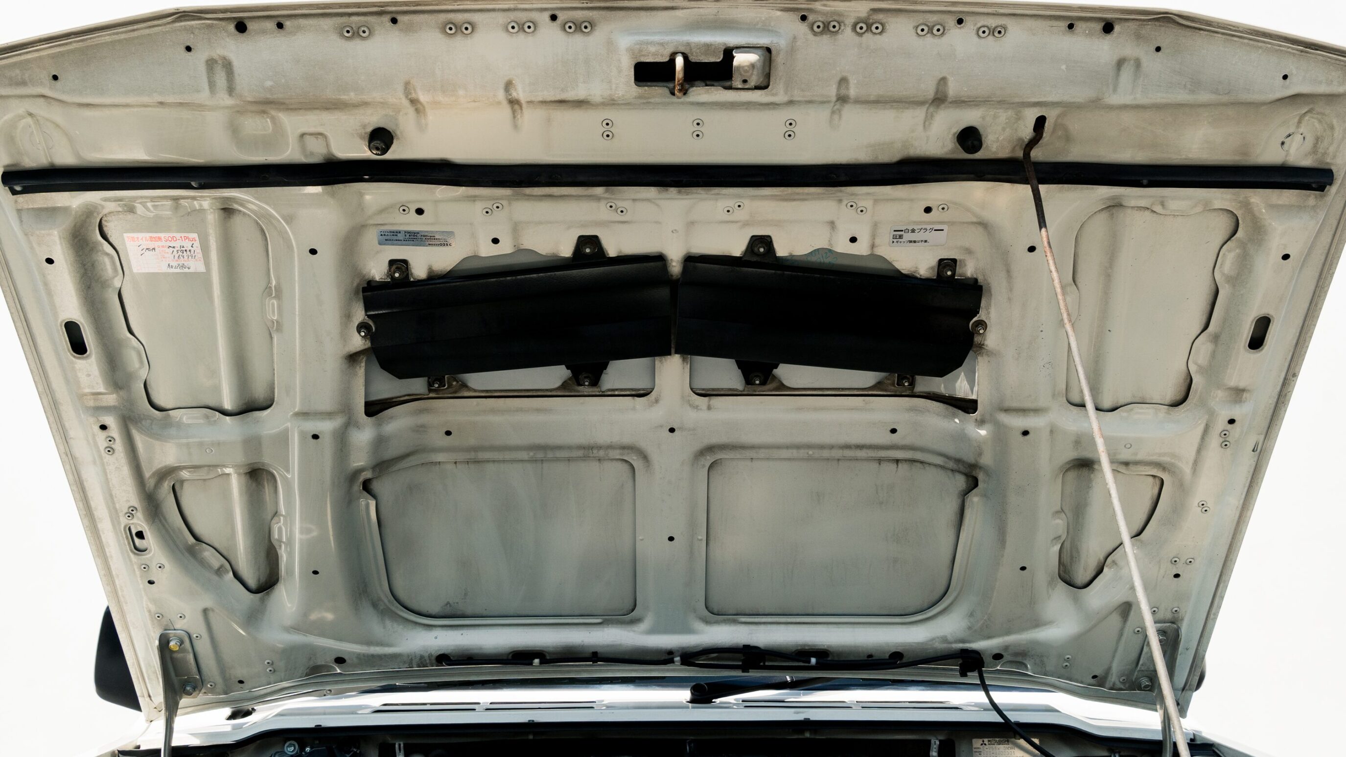 
								1999 Mitsubishi Pajero Evolution full									