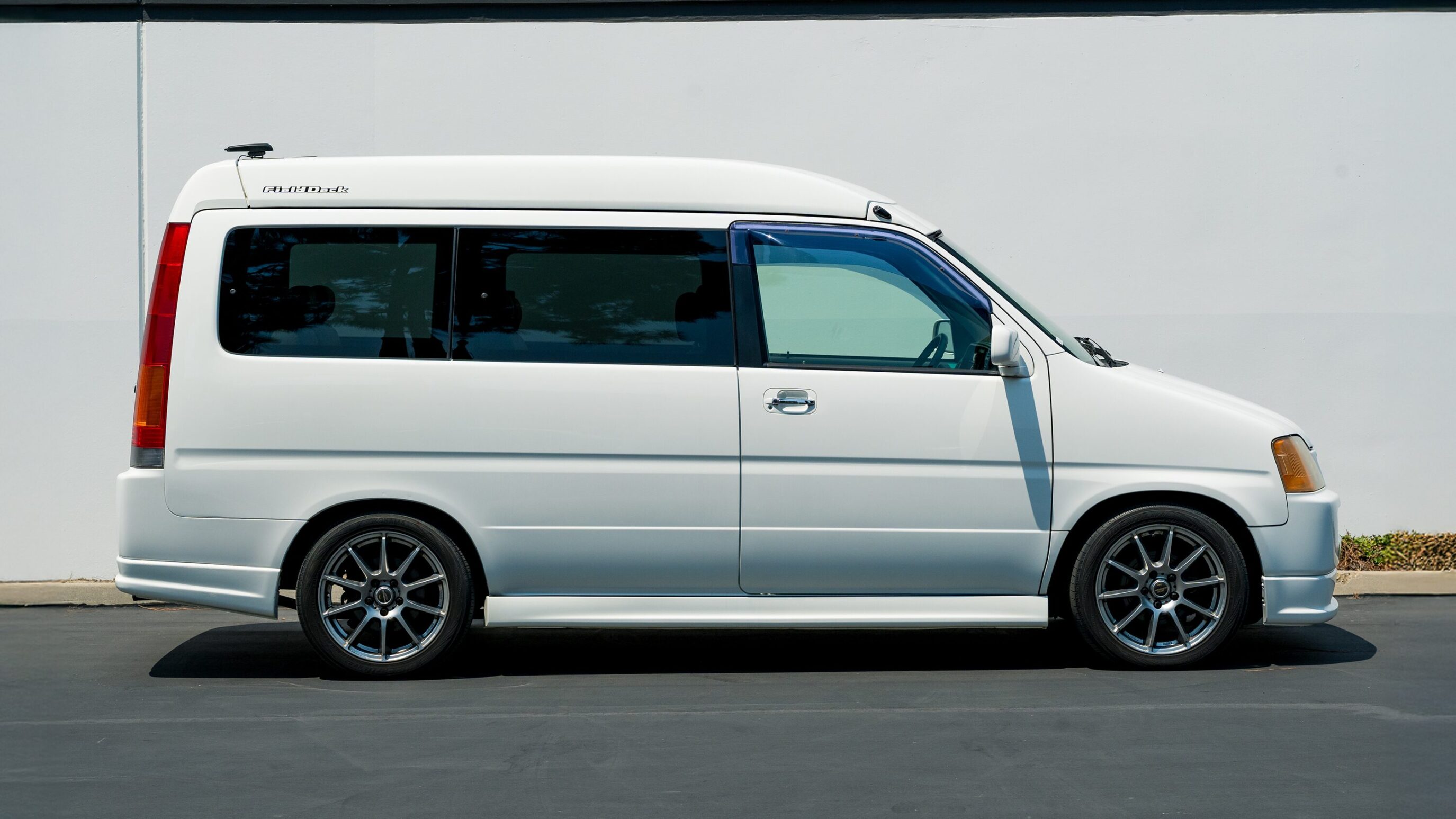 
								1999 Honda Step Wagon full									