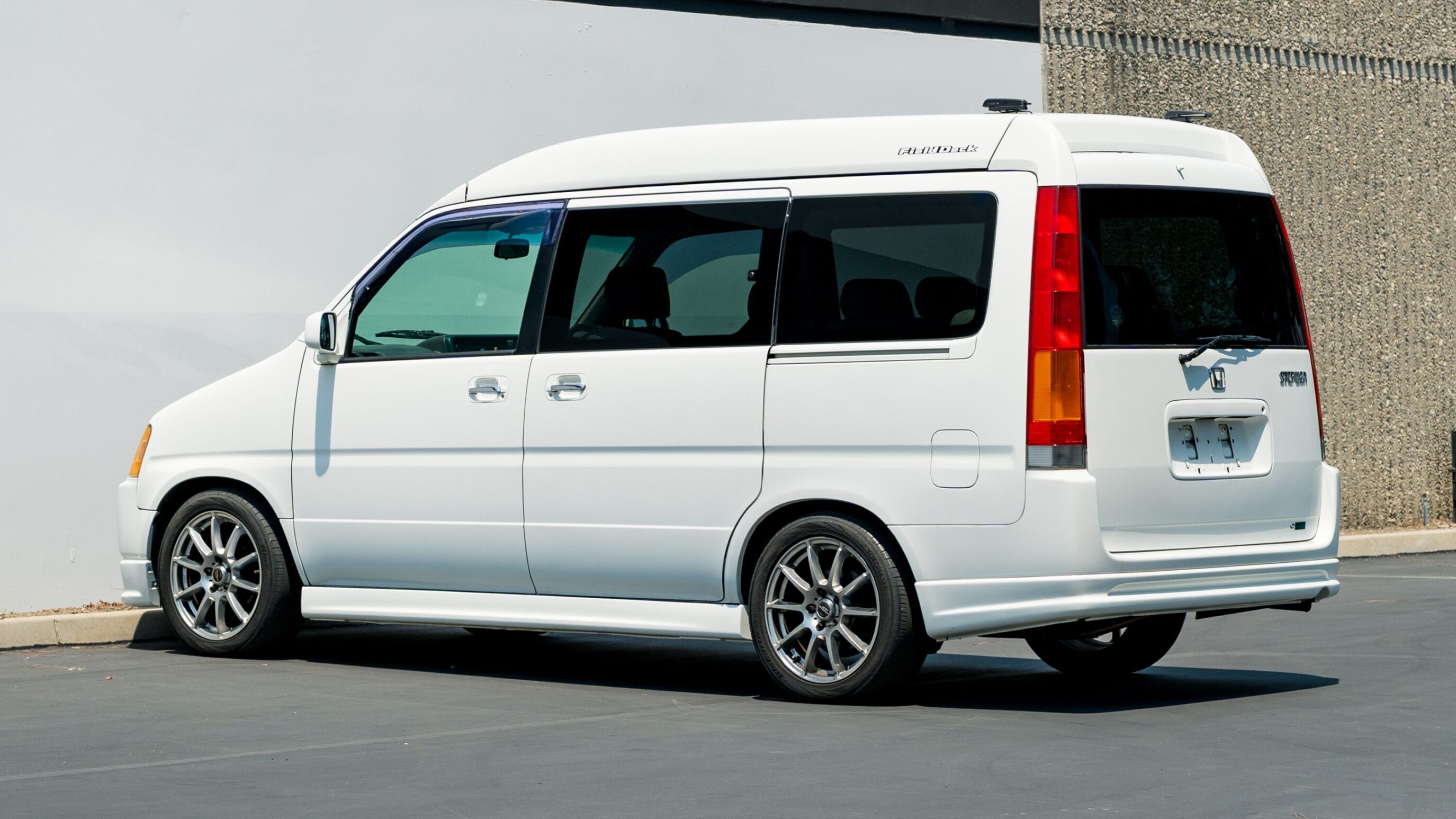 
								1999 Honda Step Wagon full									