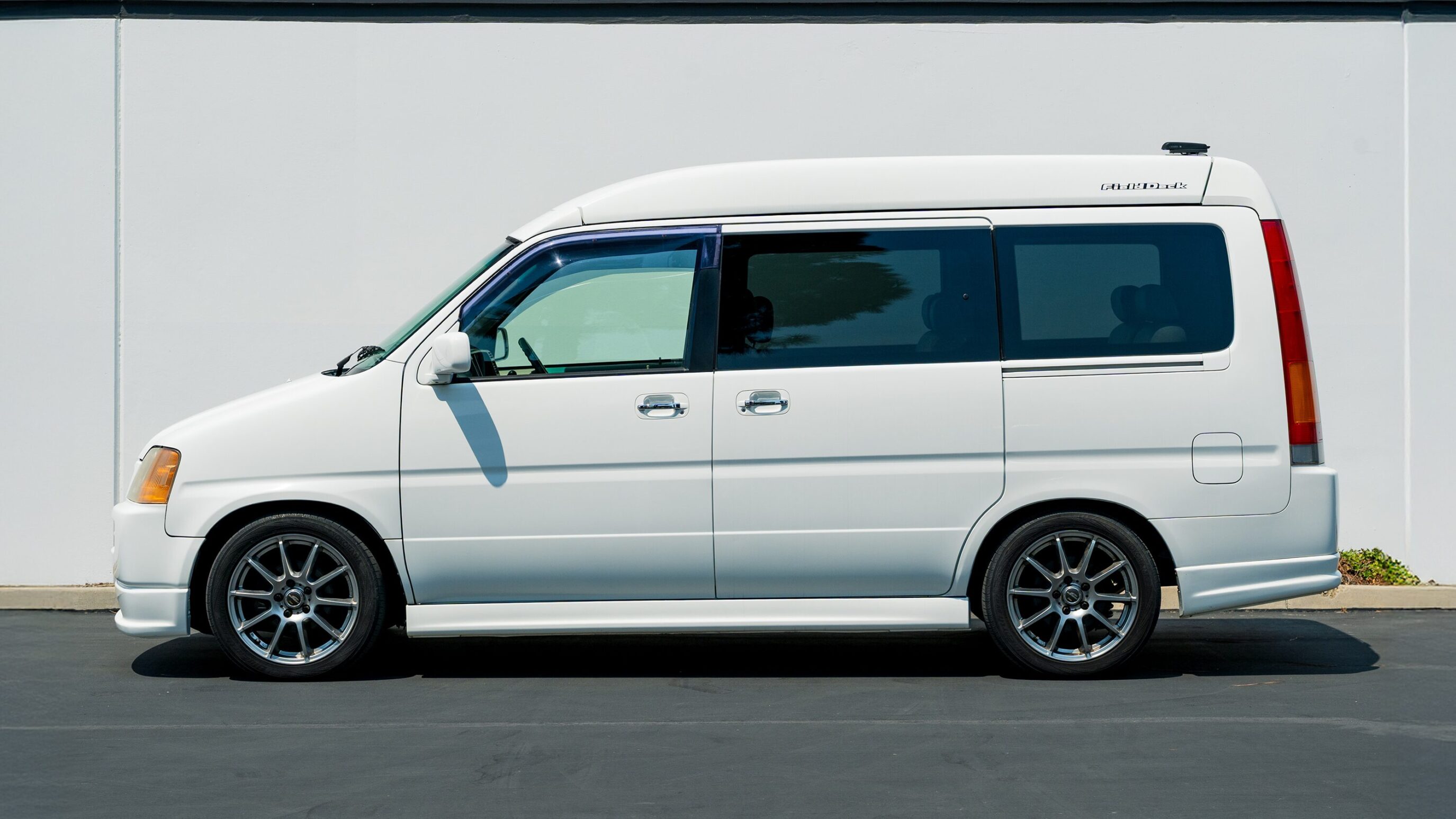 
								1999 Honda Step Wagon full									