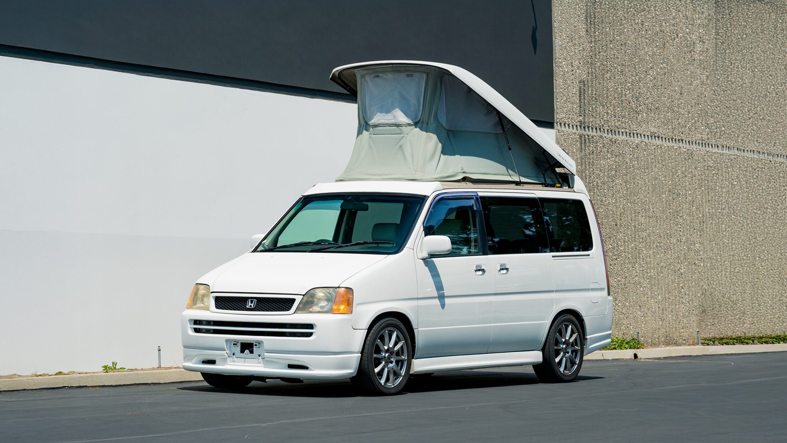 
								1999 Honda Step Wagon full									
