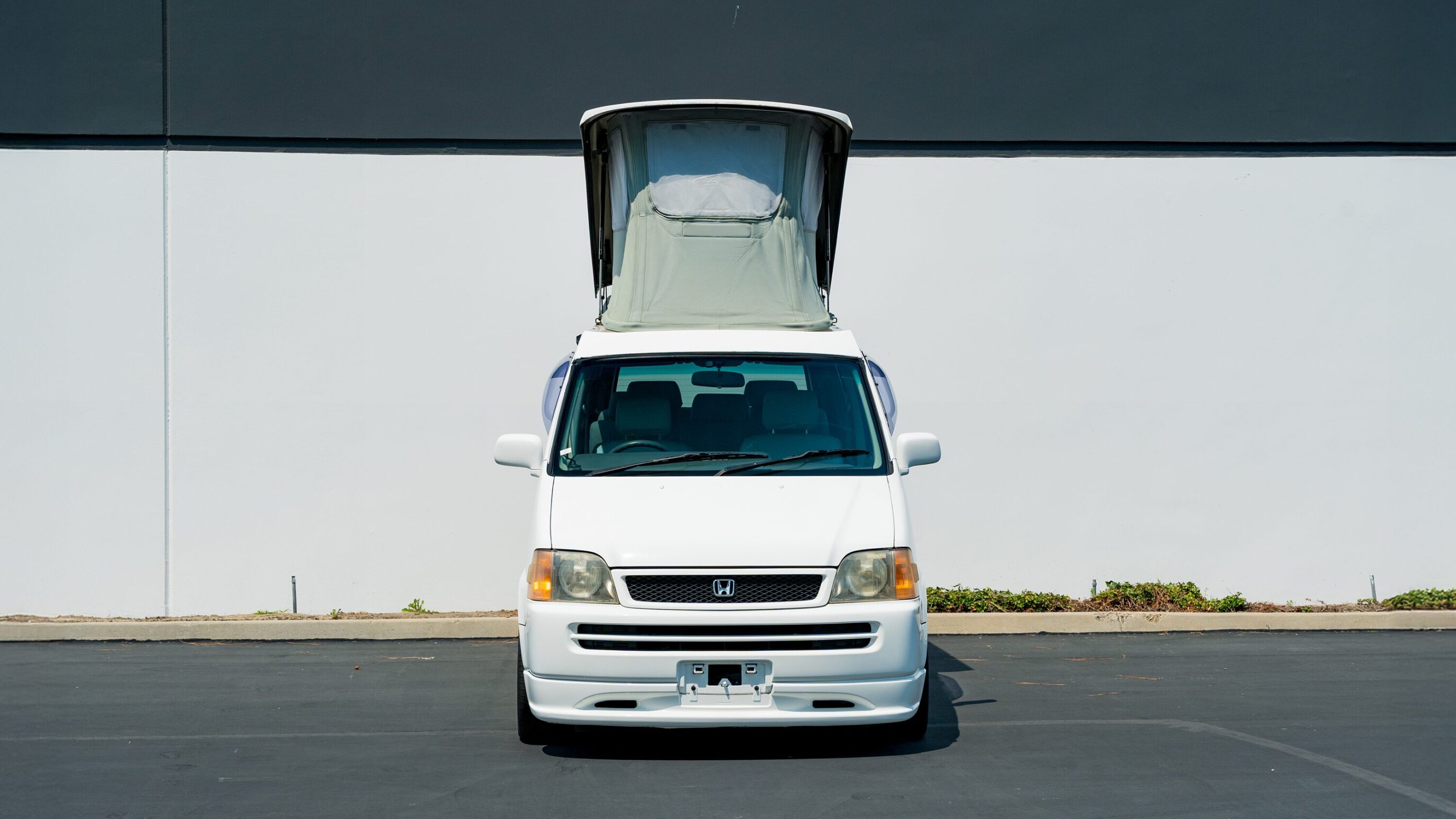 
								1999 Honda Step Wagon full									