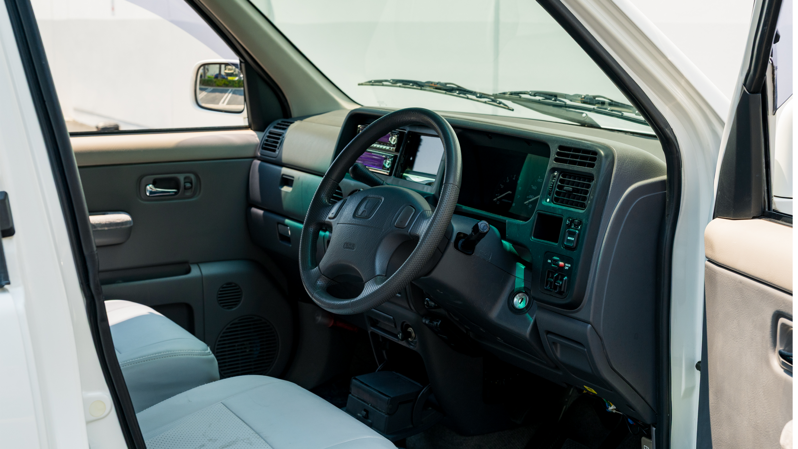 
								1999 Honda Step Wagon full									