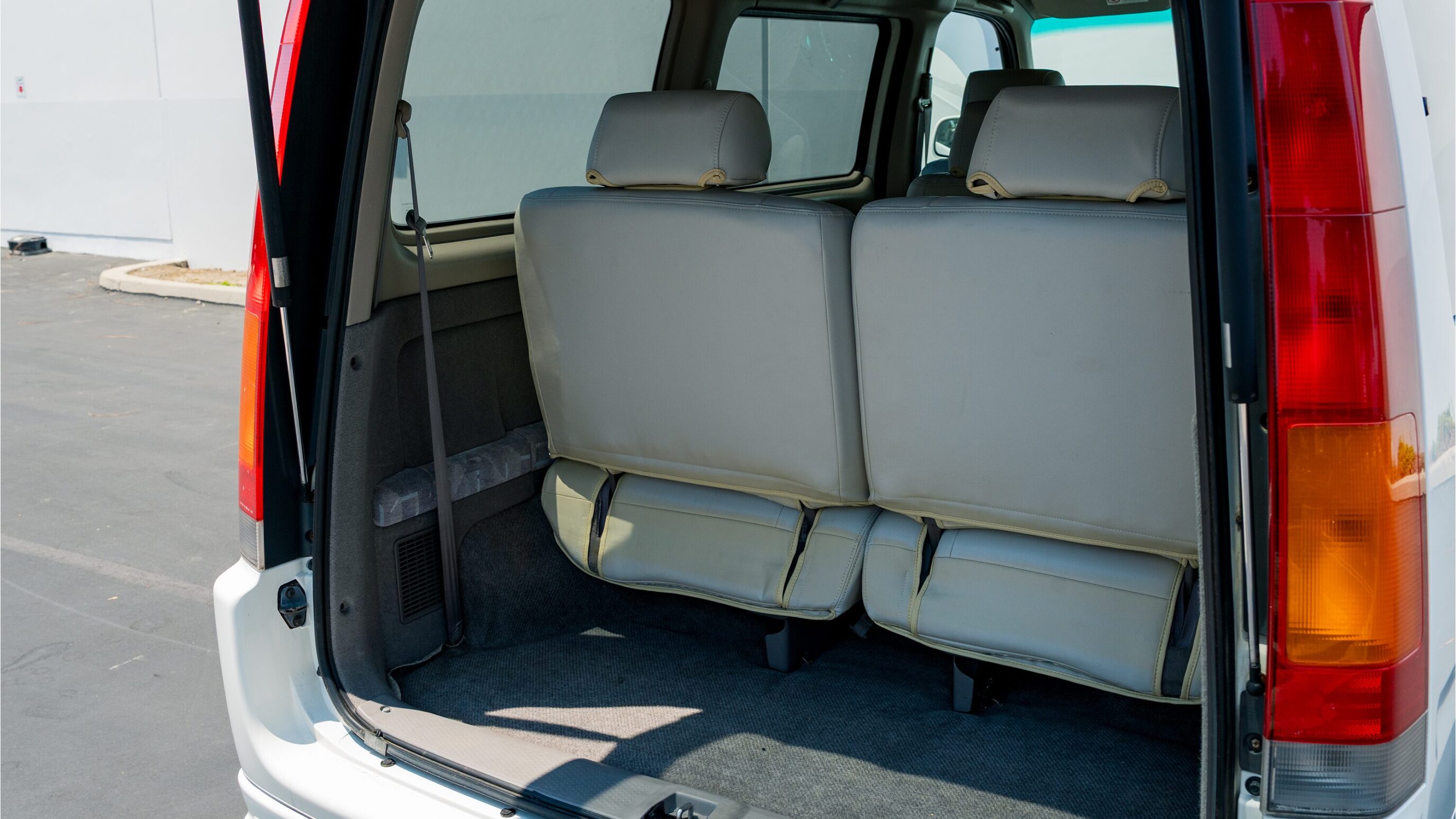 
								1999 Honda Step Wagon full									