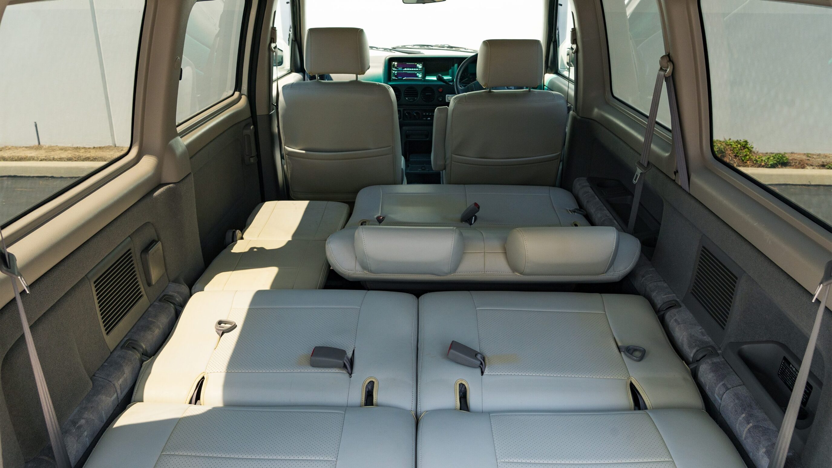 
								1999 Honda Step Wagon full									