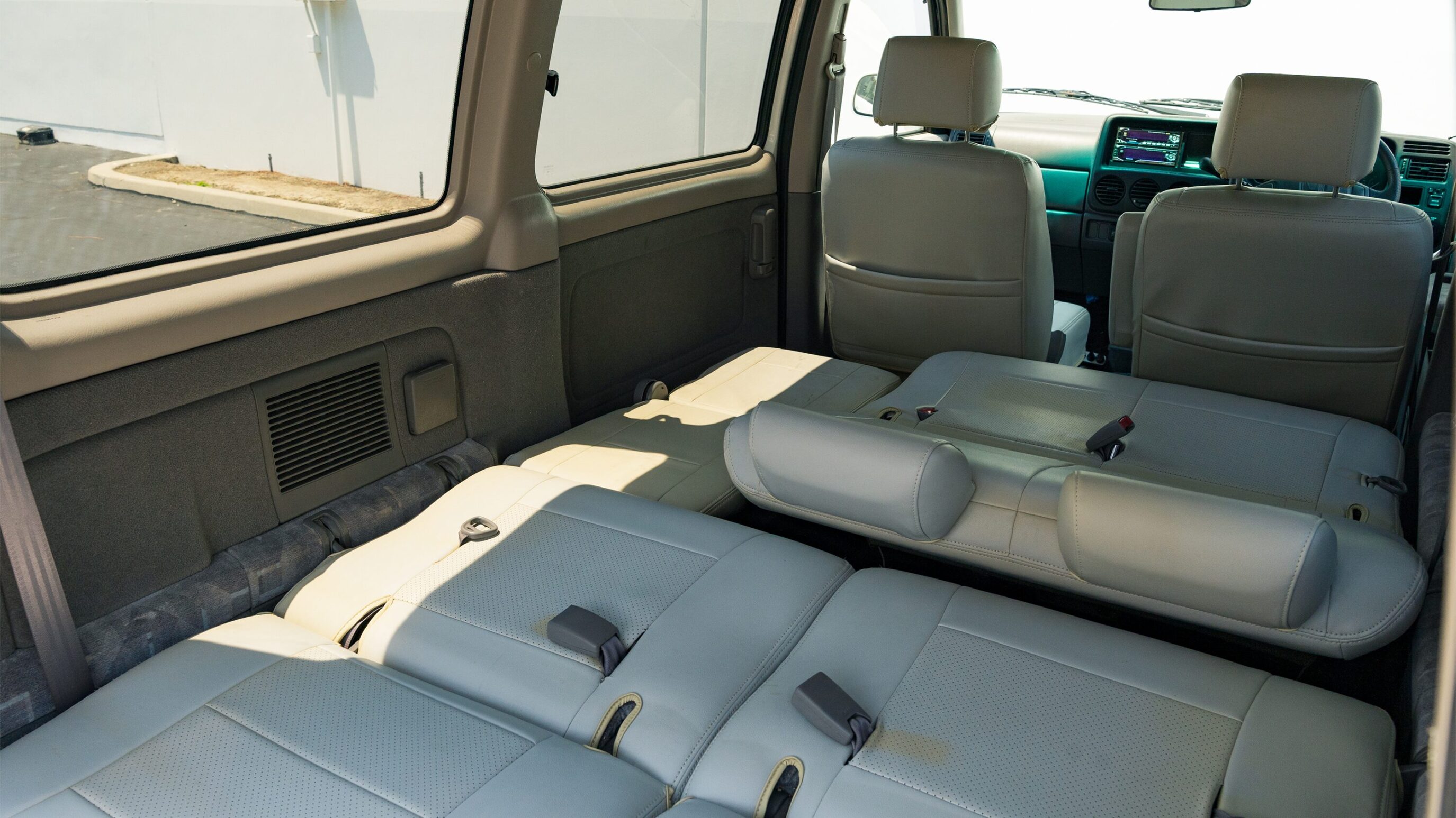 
								1999 Honda Step Wagon full									