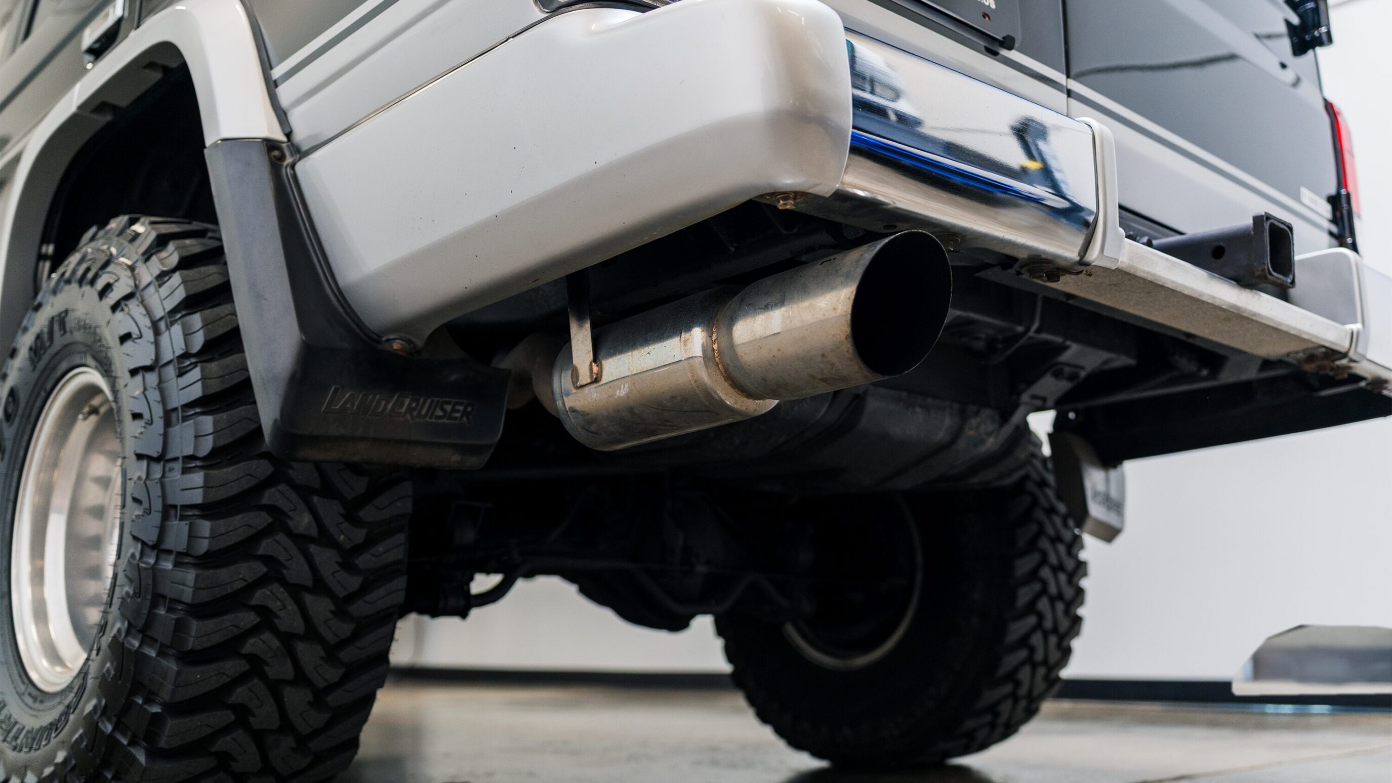 
								1993 Toyota Land Cruiser H/T KZJ78 Black full									