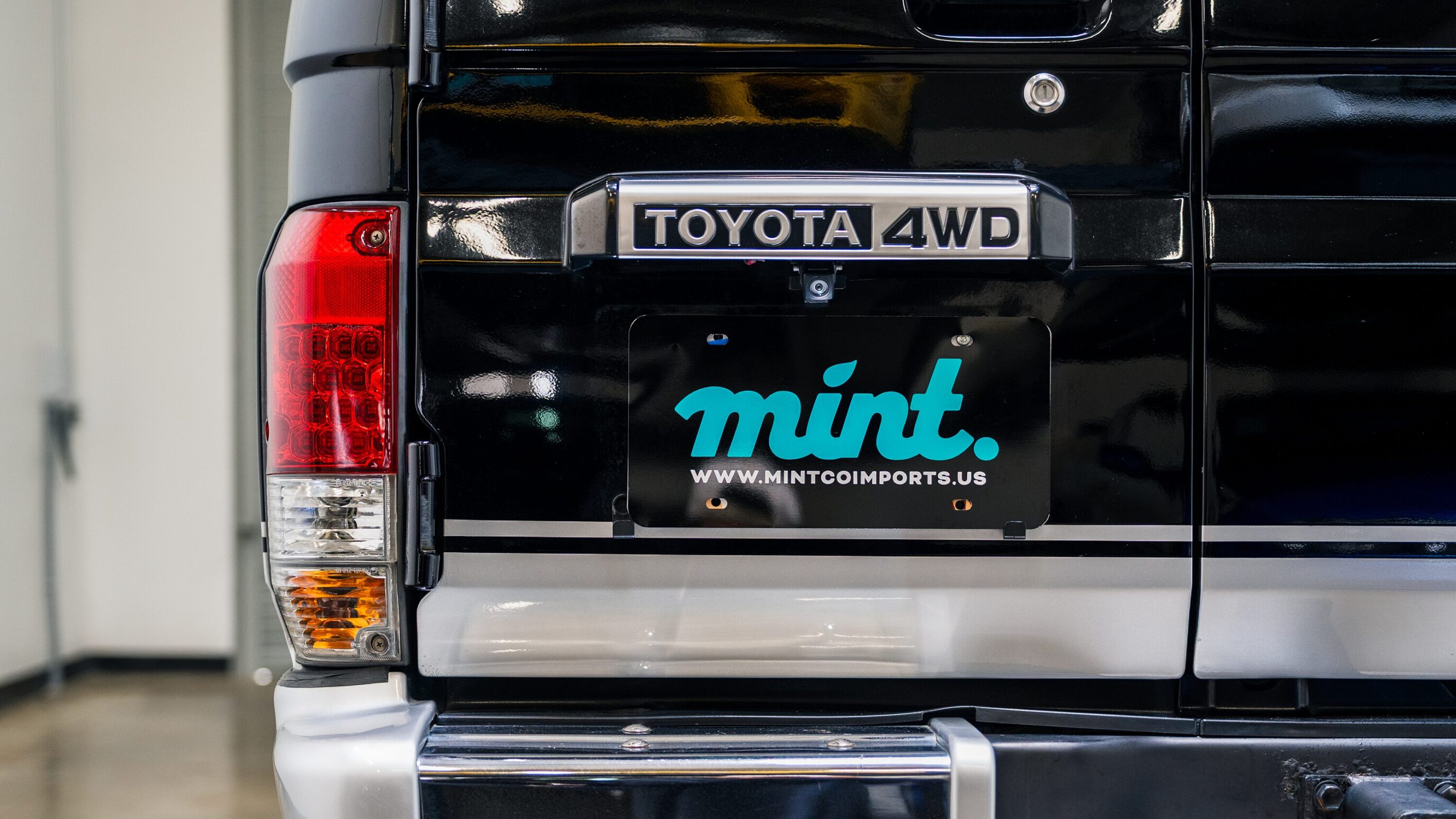 
								1993 Toyota Land Cruiser H/T KZJ78 Black full									