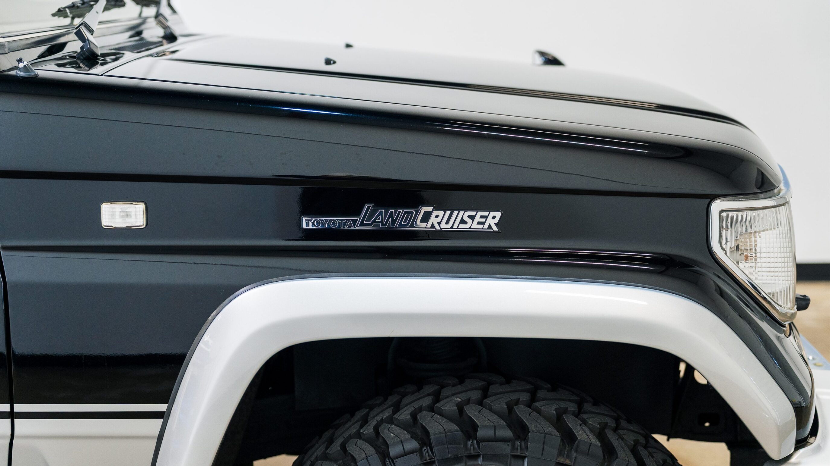 
								1993 Toyota Land Cruiser H/T KZJ78 Black full									