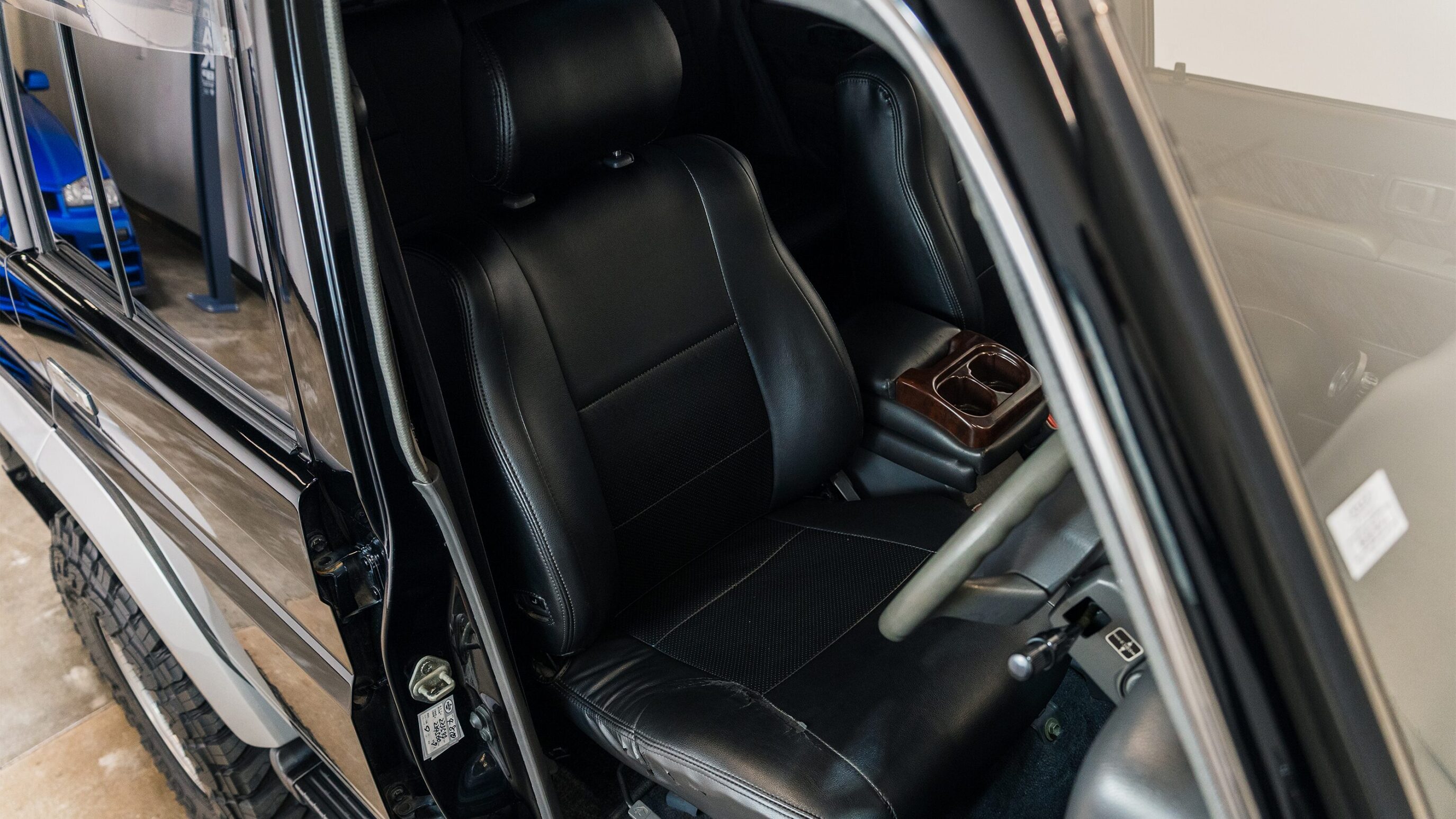 
								1993 Toyota Land Cruiser H/T KZJ78 Black full									