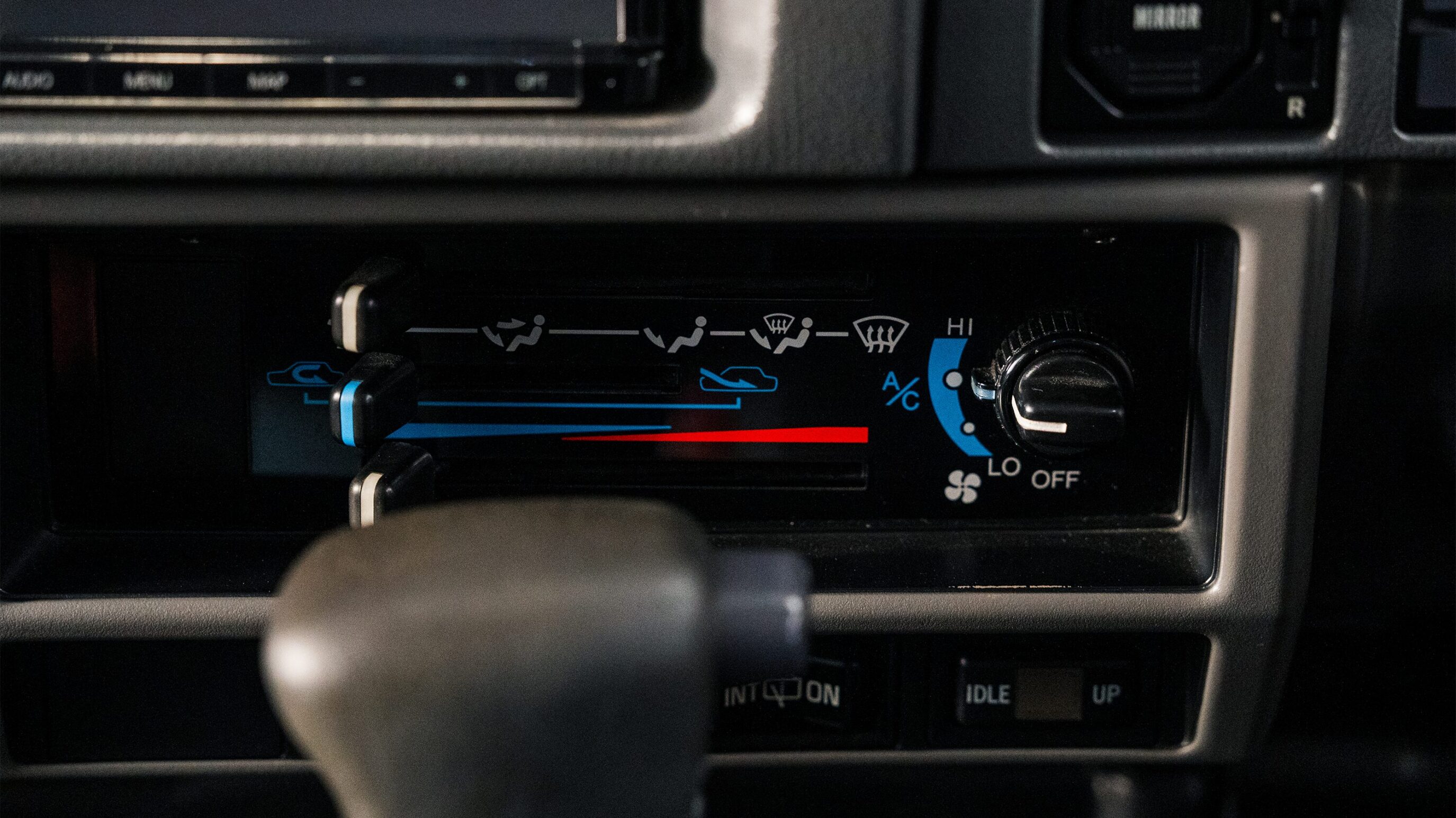 
								1993 Toyota Land Cruiser H/T KZJ78 Black full									