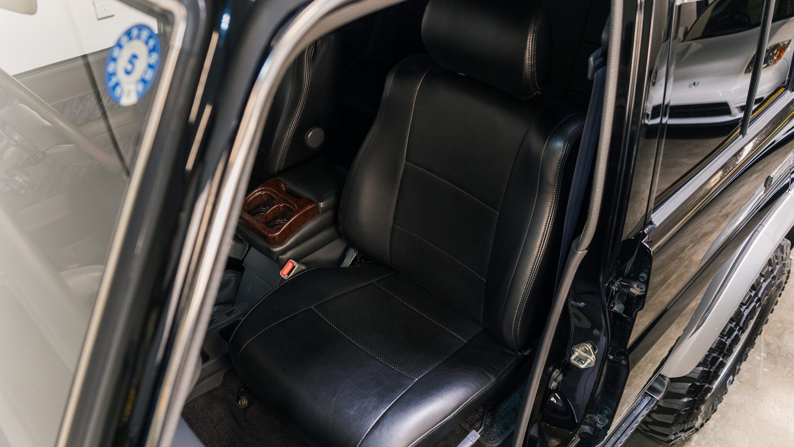 
								1993 Toyota Land Cruiser H/T KZJ78 Black full									