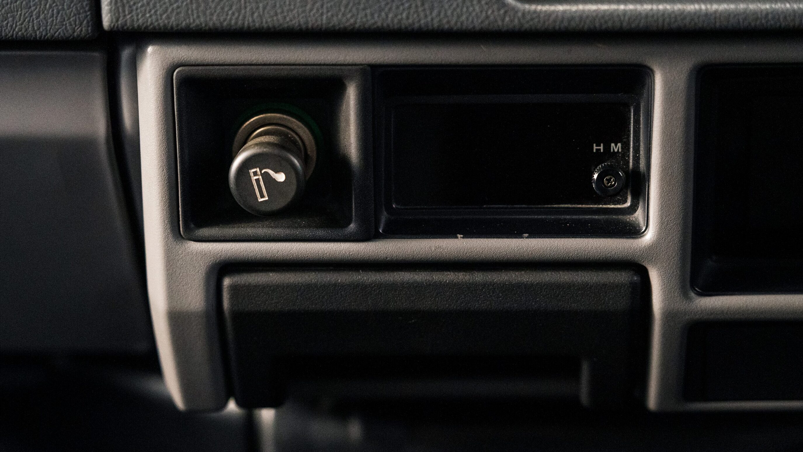 
								1993 Toyota Land Cruiser H/T KZJ78 Black full									