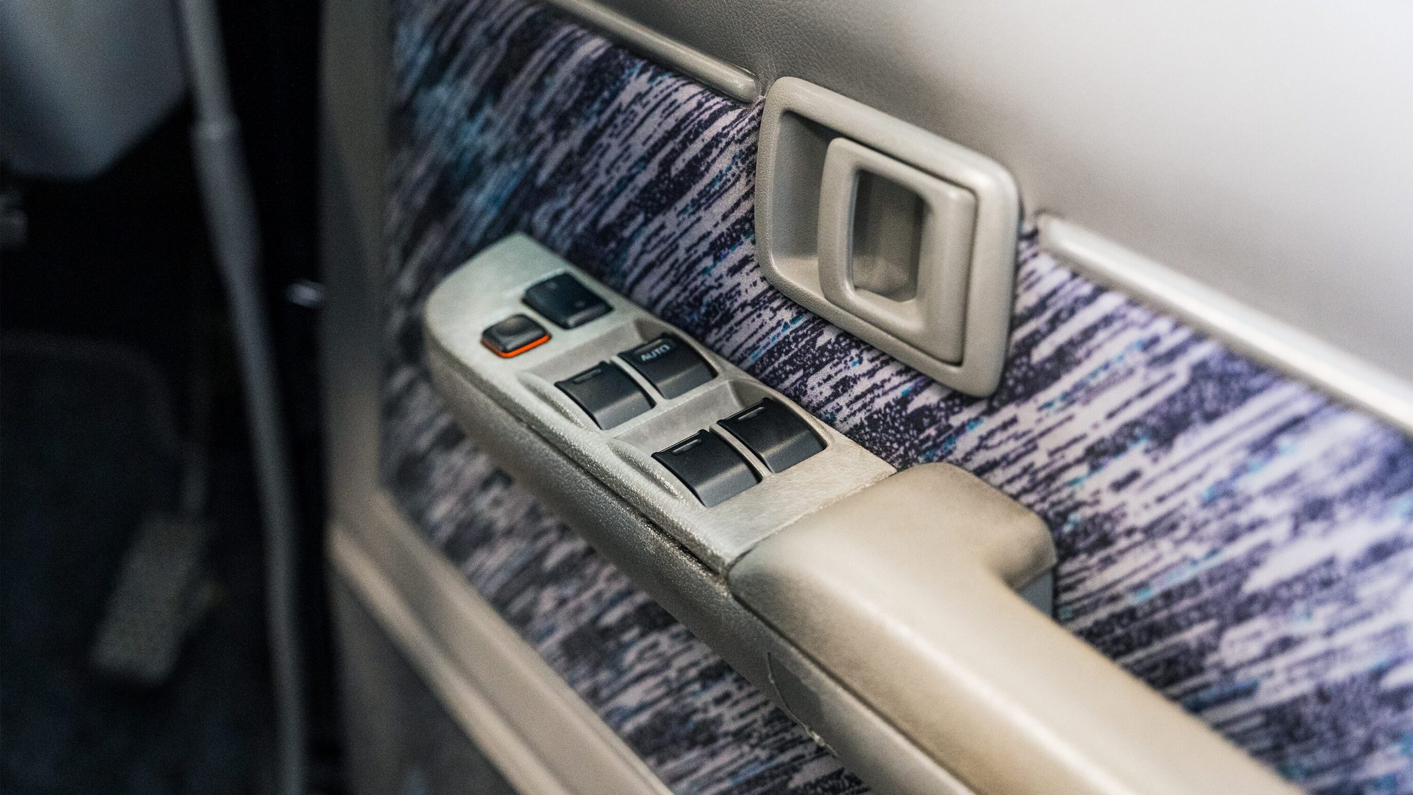 
								1993 Toyota Land Cruiser H/T KZJ78 Black full									