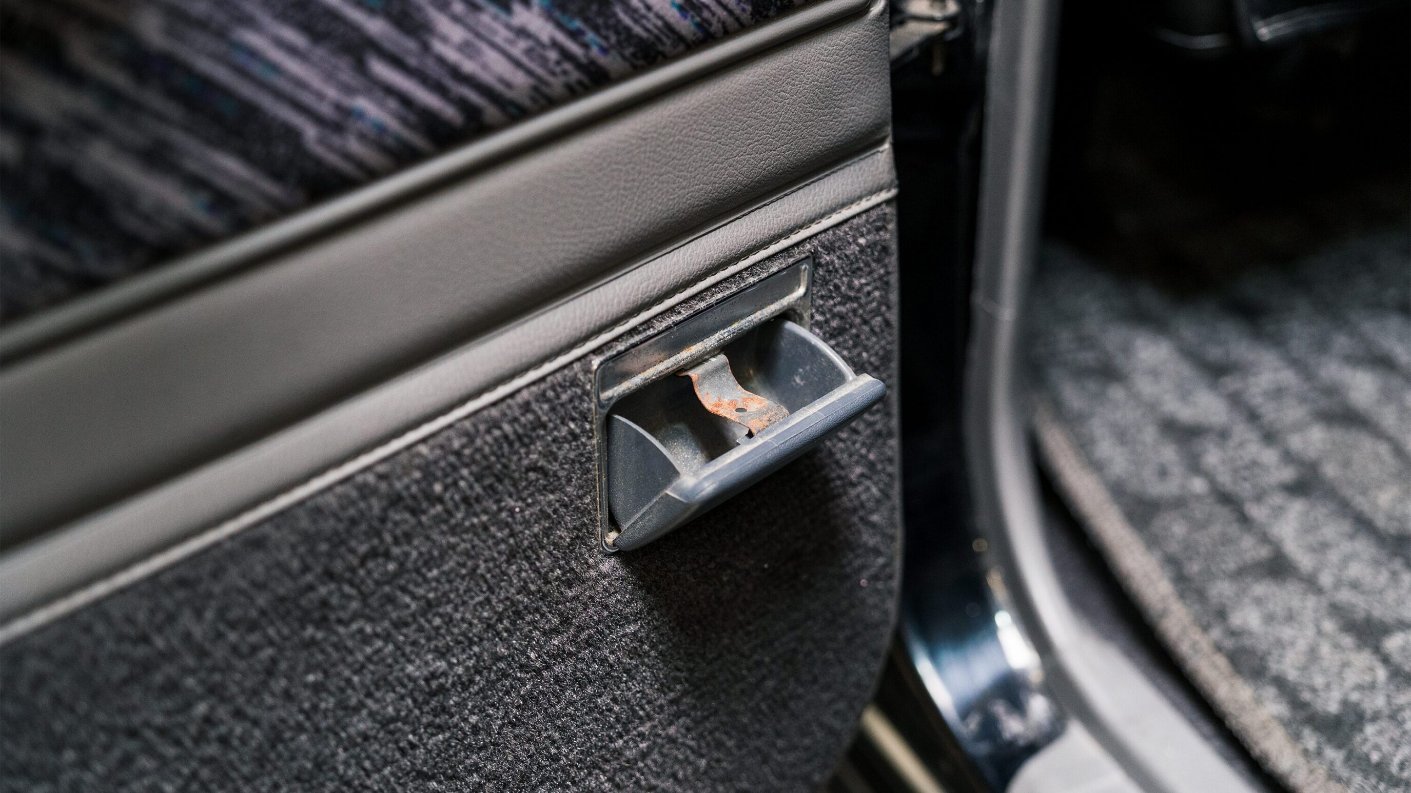 
								1993 Toyota Land Cruiser H/T KZJ78 Black full									