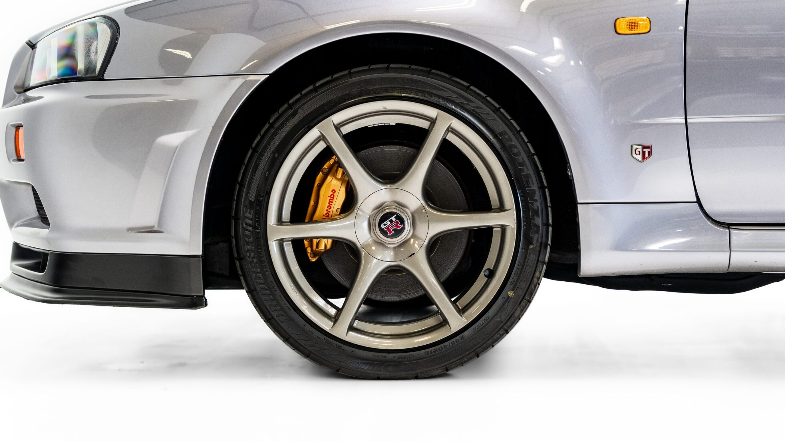 
								1999 Nissan Skyline GTR (BNR34) V-Spec Athlete Silver full									